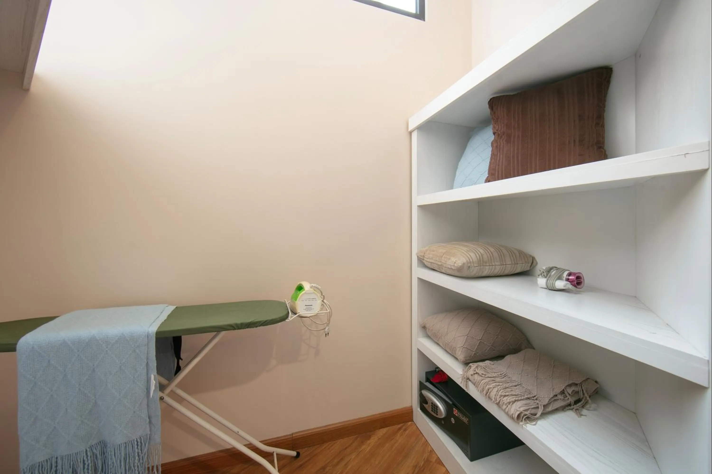 HB Serviced Apartment - 12 Trần Quý Kiên