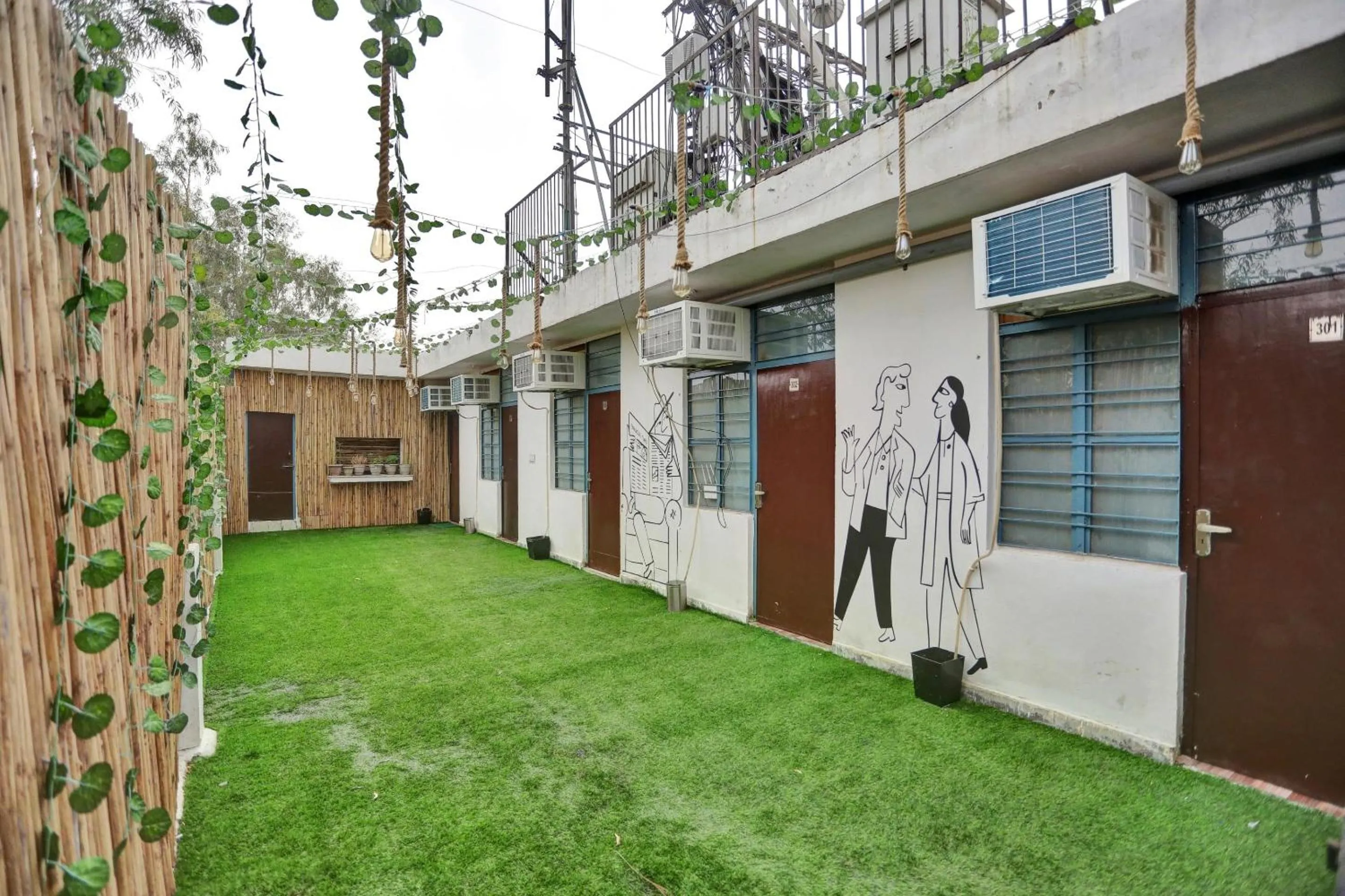 Facade/entrance in Collection O JPS