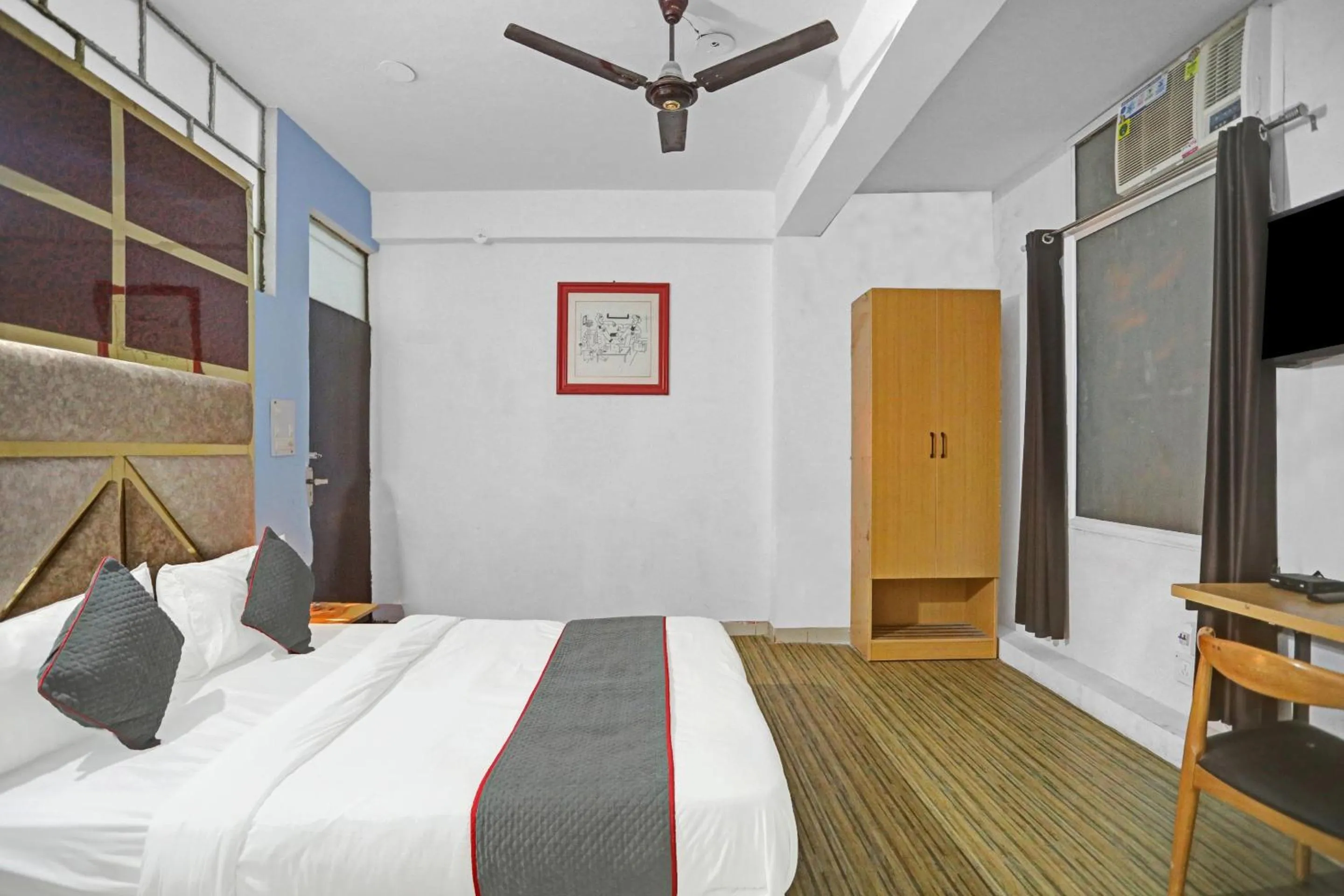 Bedroom, Bed in Hotel O Sky View Residency