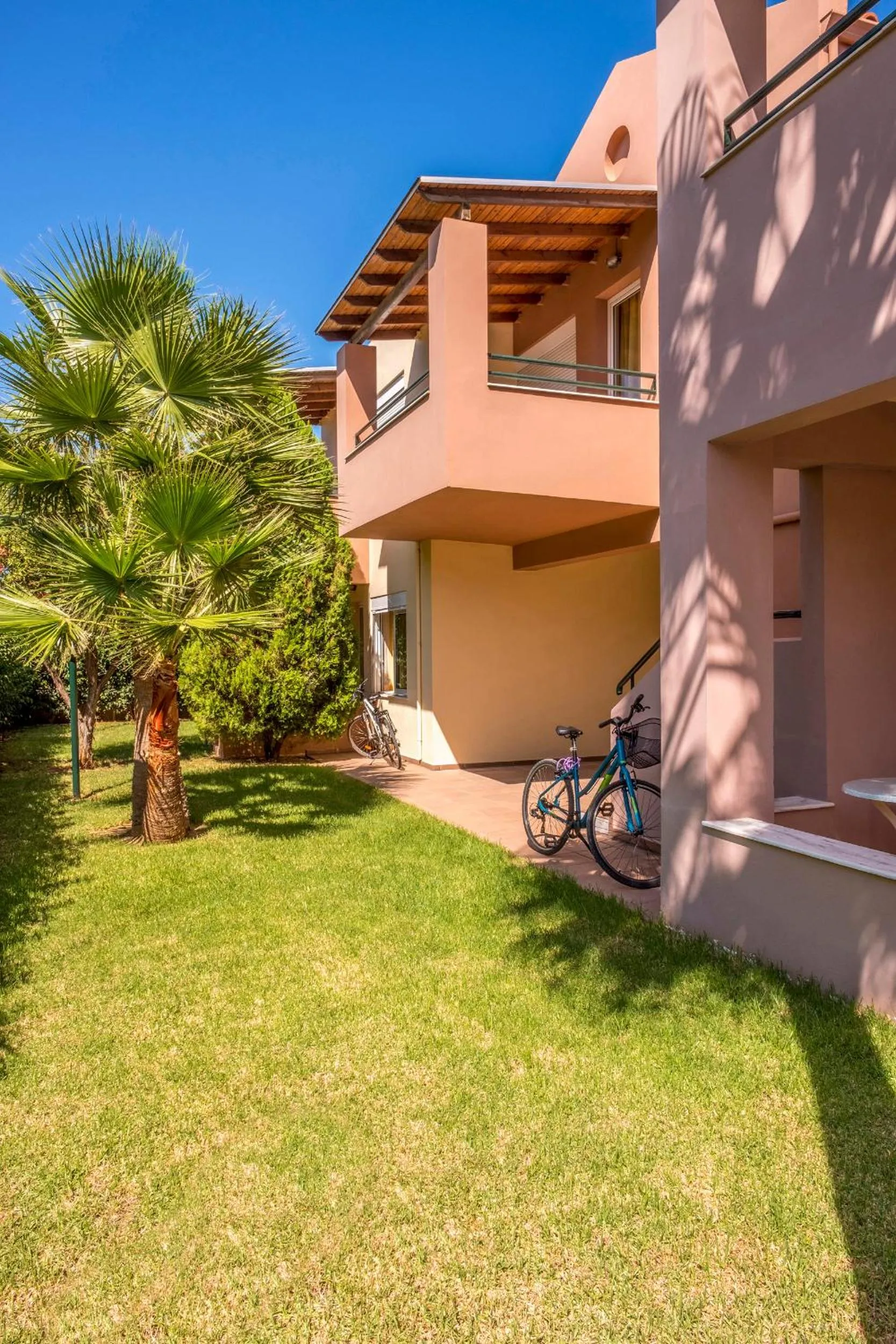 Garden in Theos Holidays Apartments