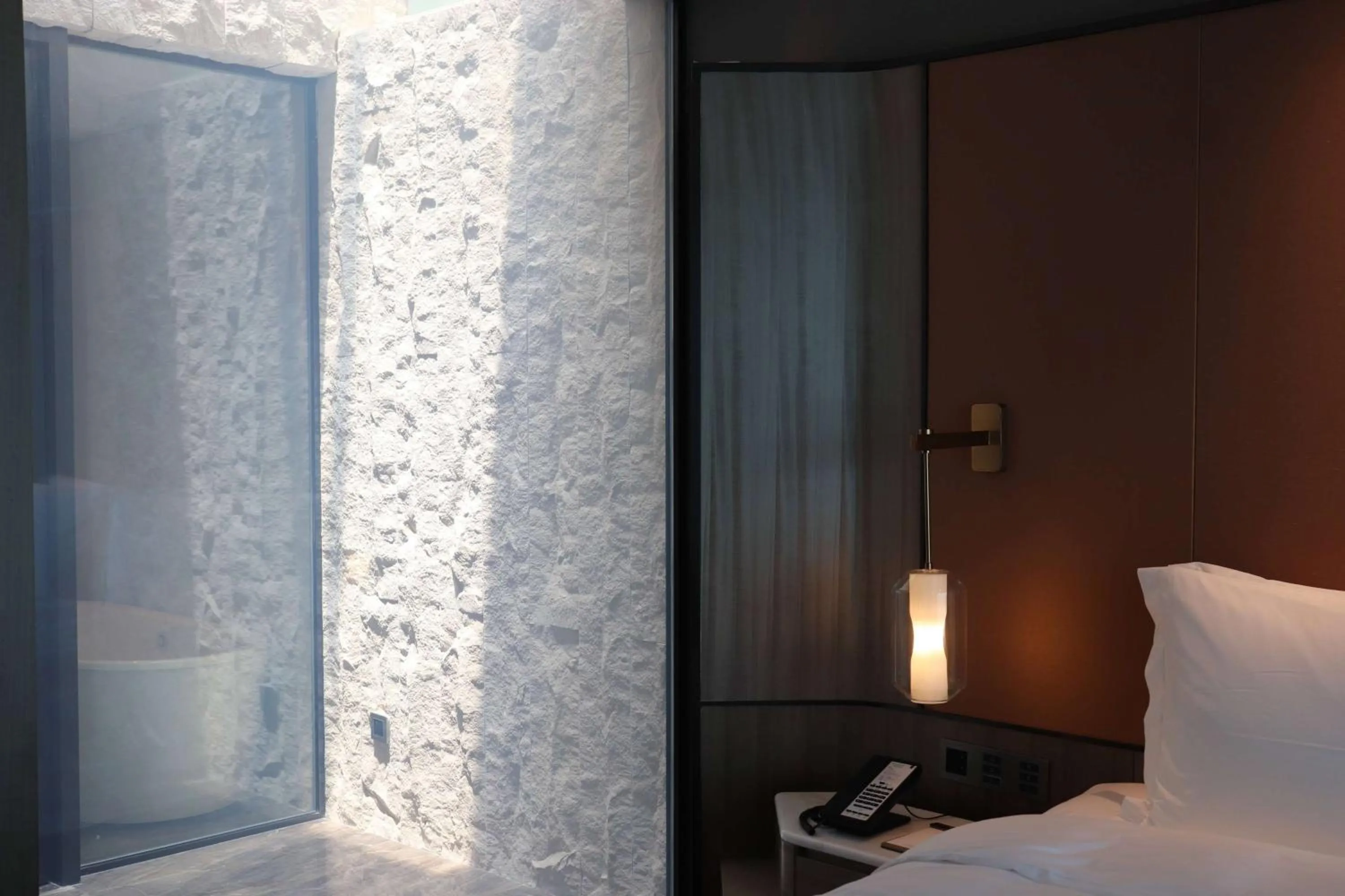 Photo of the whole room, Bed in Wyndham Garden Jinjiang