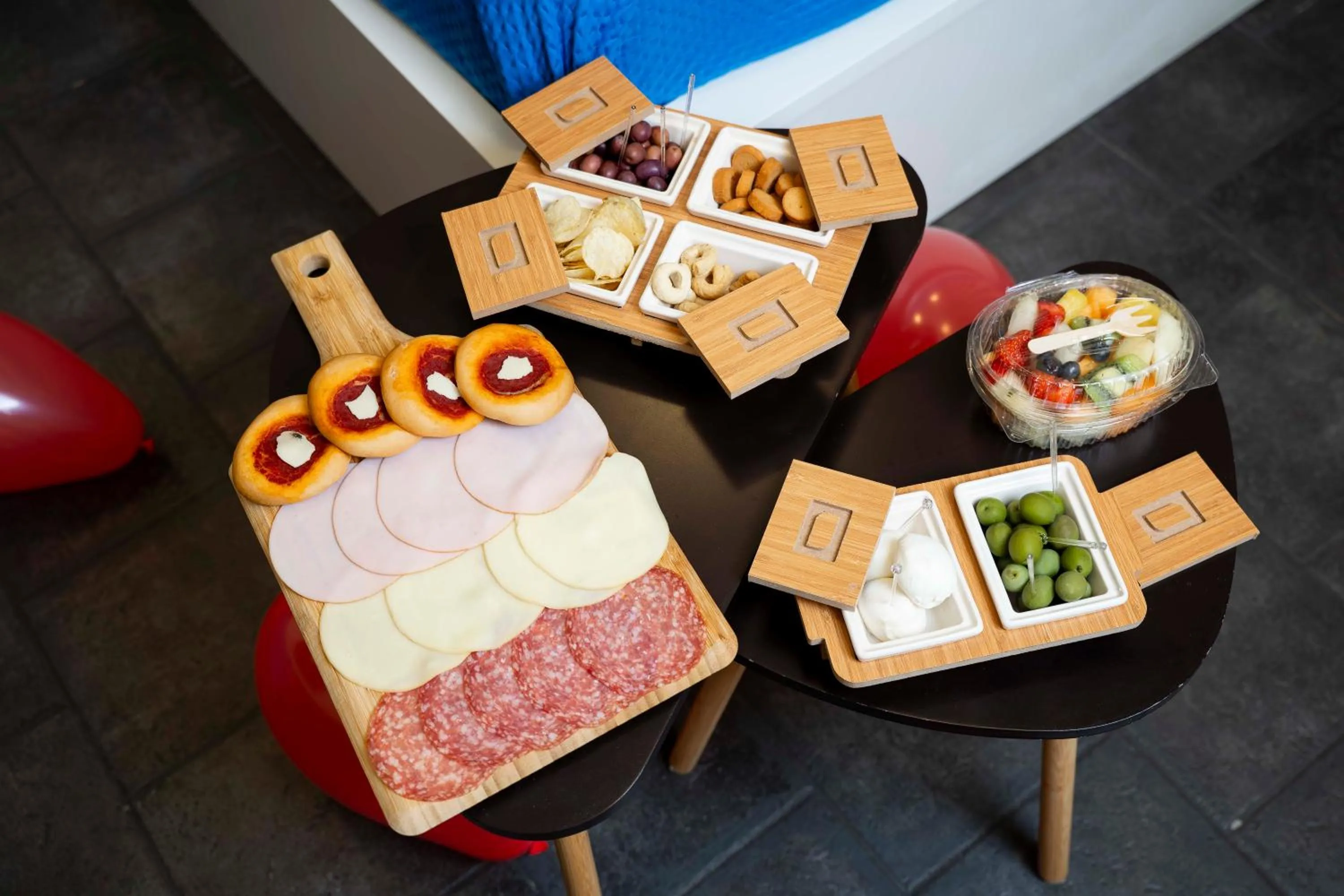 Food and drinks in Yacht Club Angioino