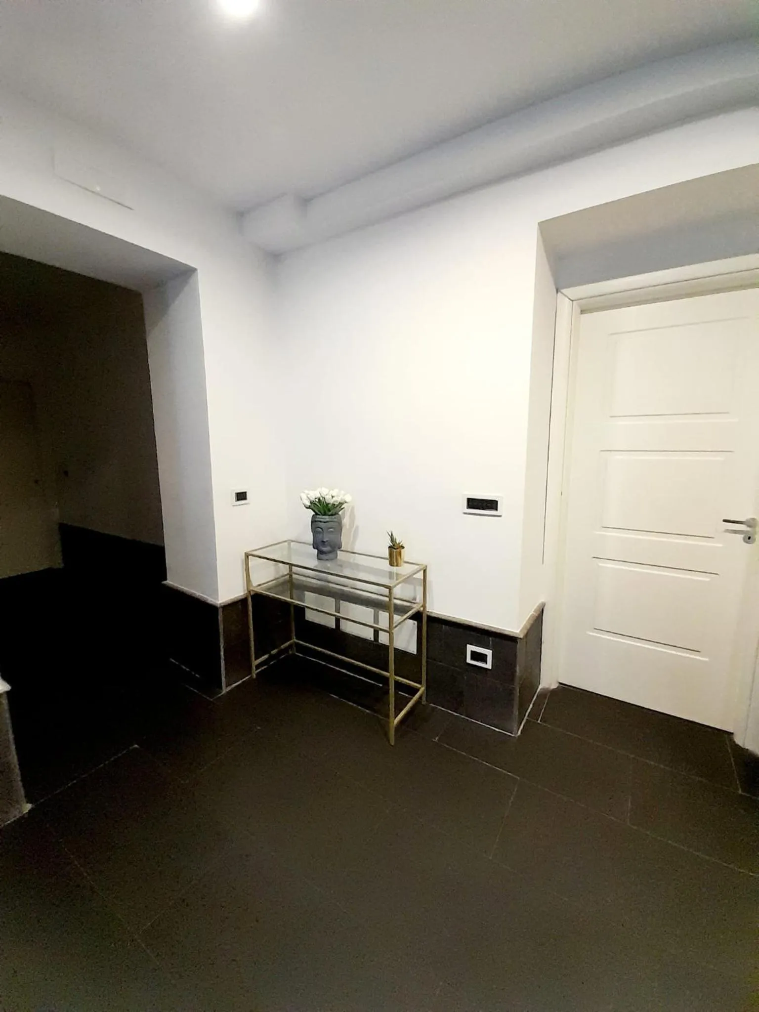 Decorative detail in Yacht Club Angioino