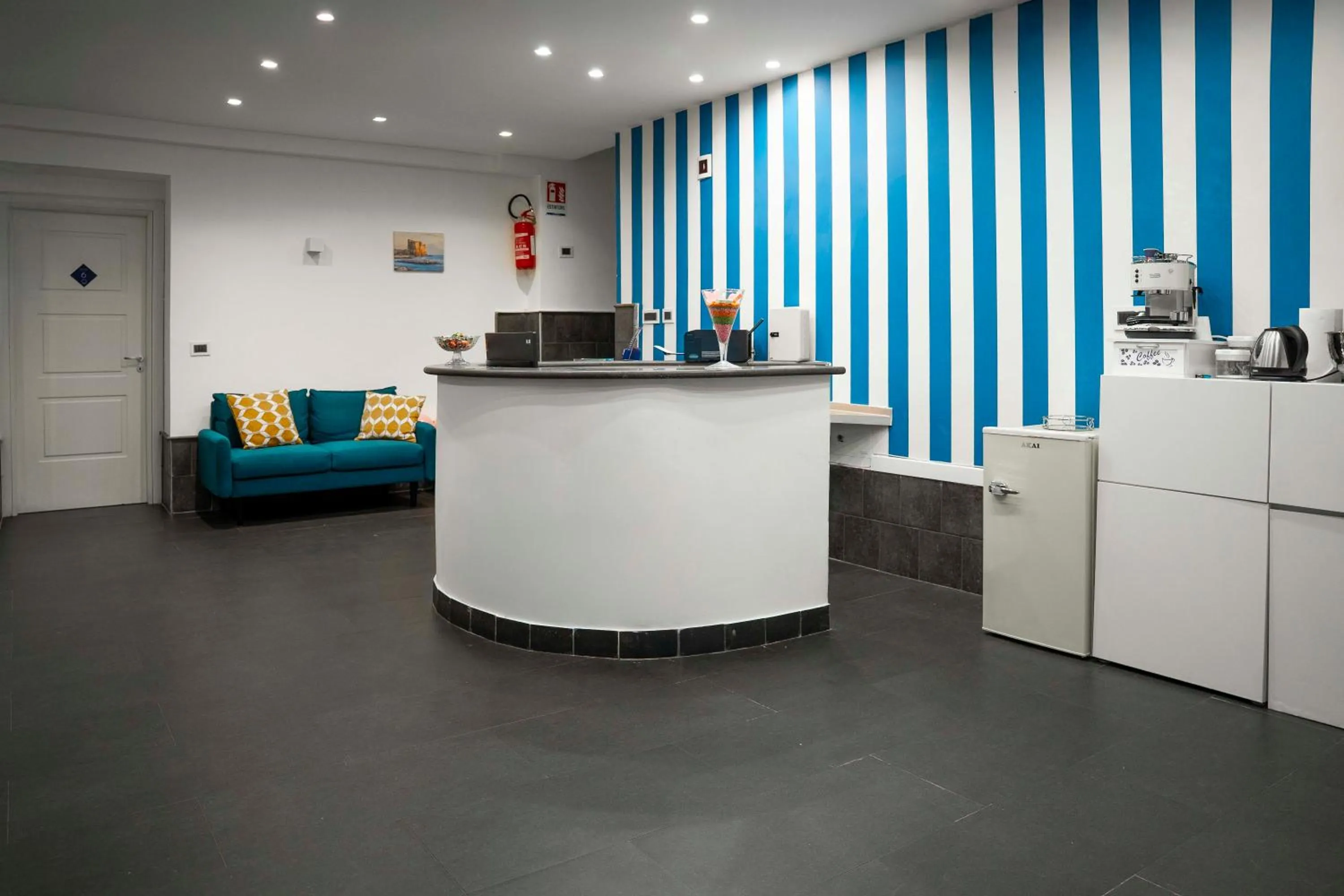 Lobby or reception in Yacht Club Angioino