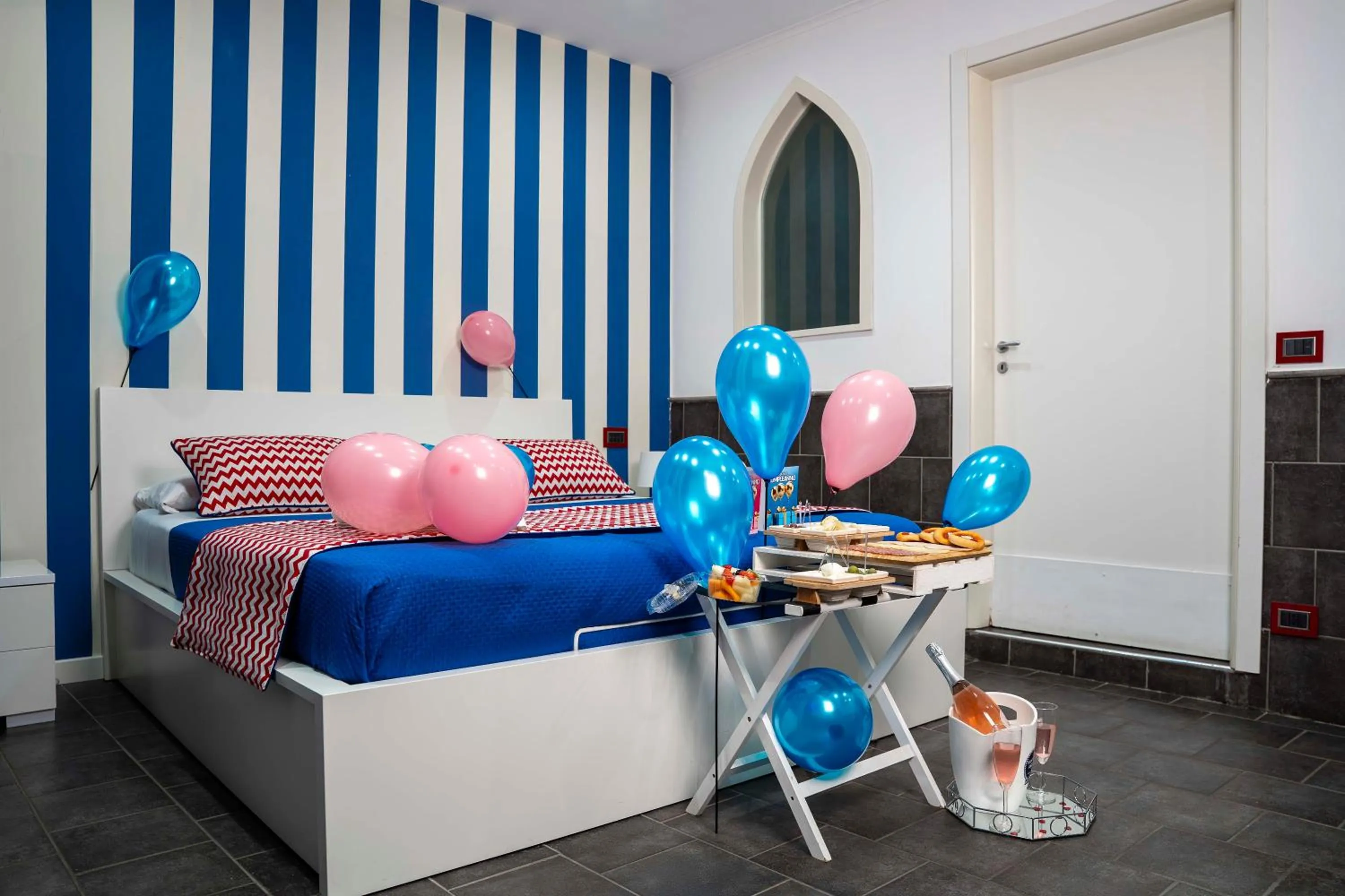 Decorative detail, Bed in Yacht Club Angioino