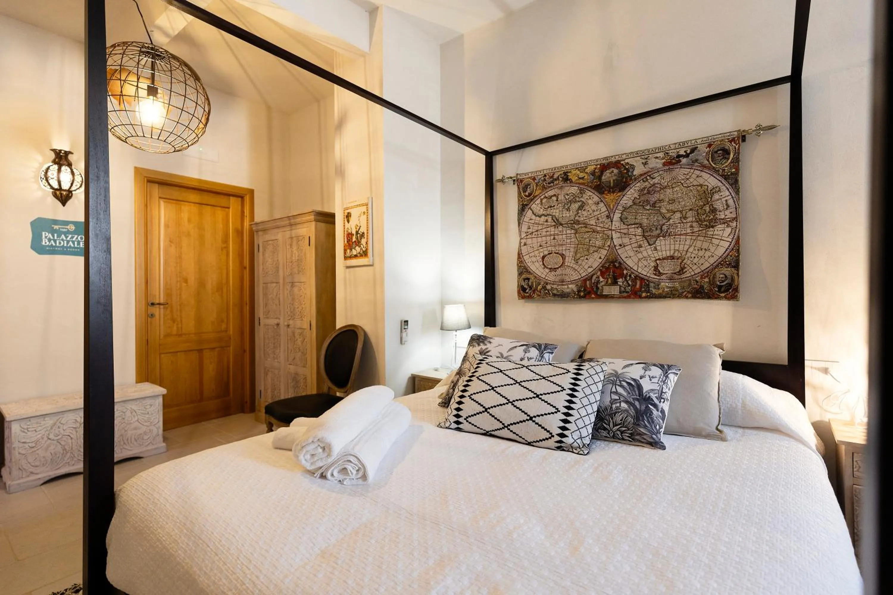 Bed in Palazzo Badiale history&rooms