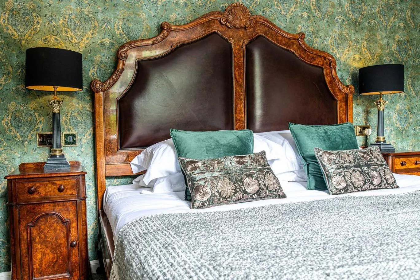 Bed in Melville Castle Hotel