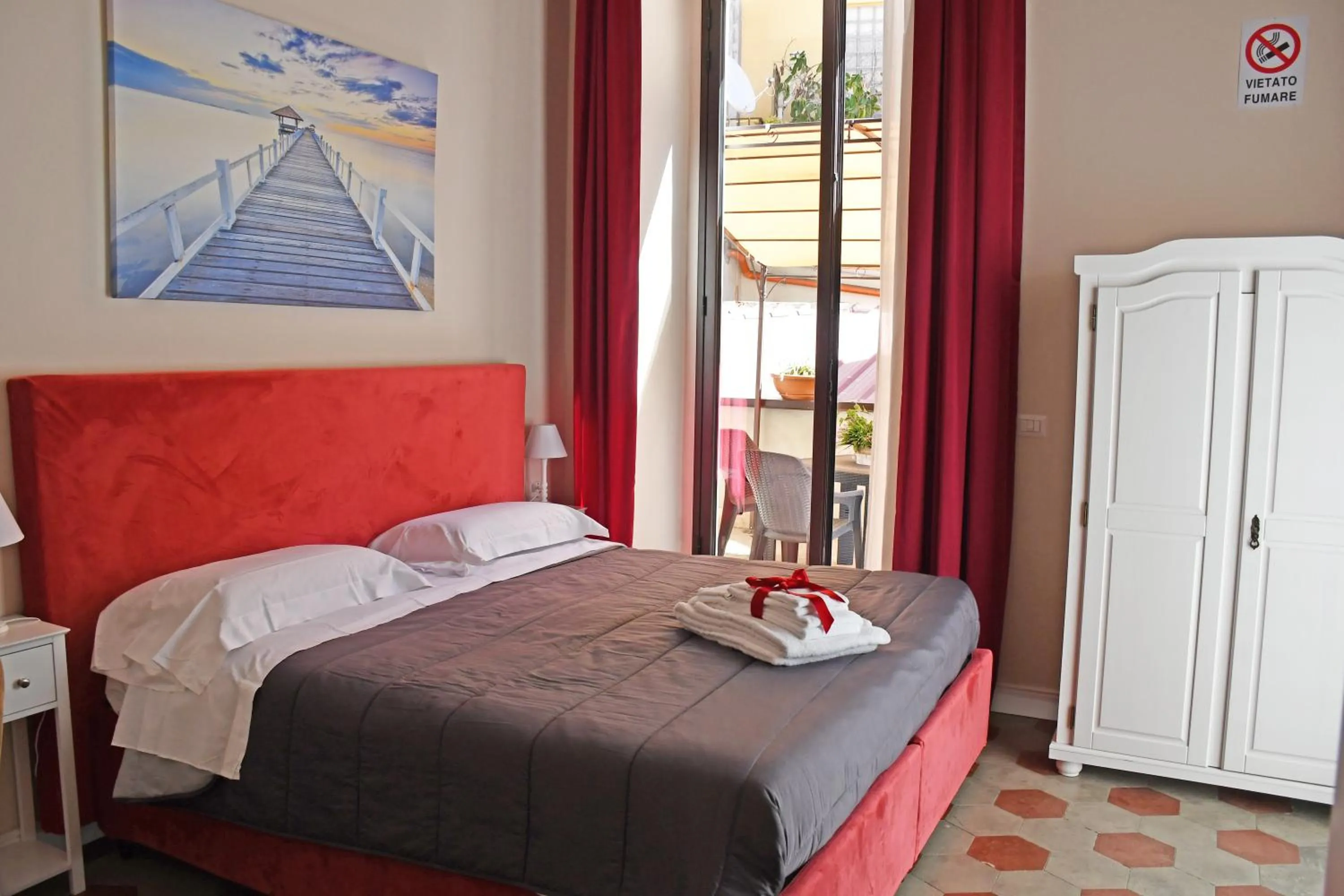 Bedroom, Bed in B&B Romeo Luxury Rooms