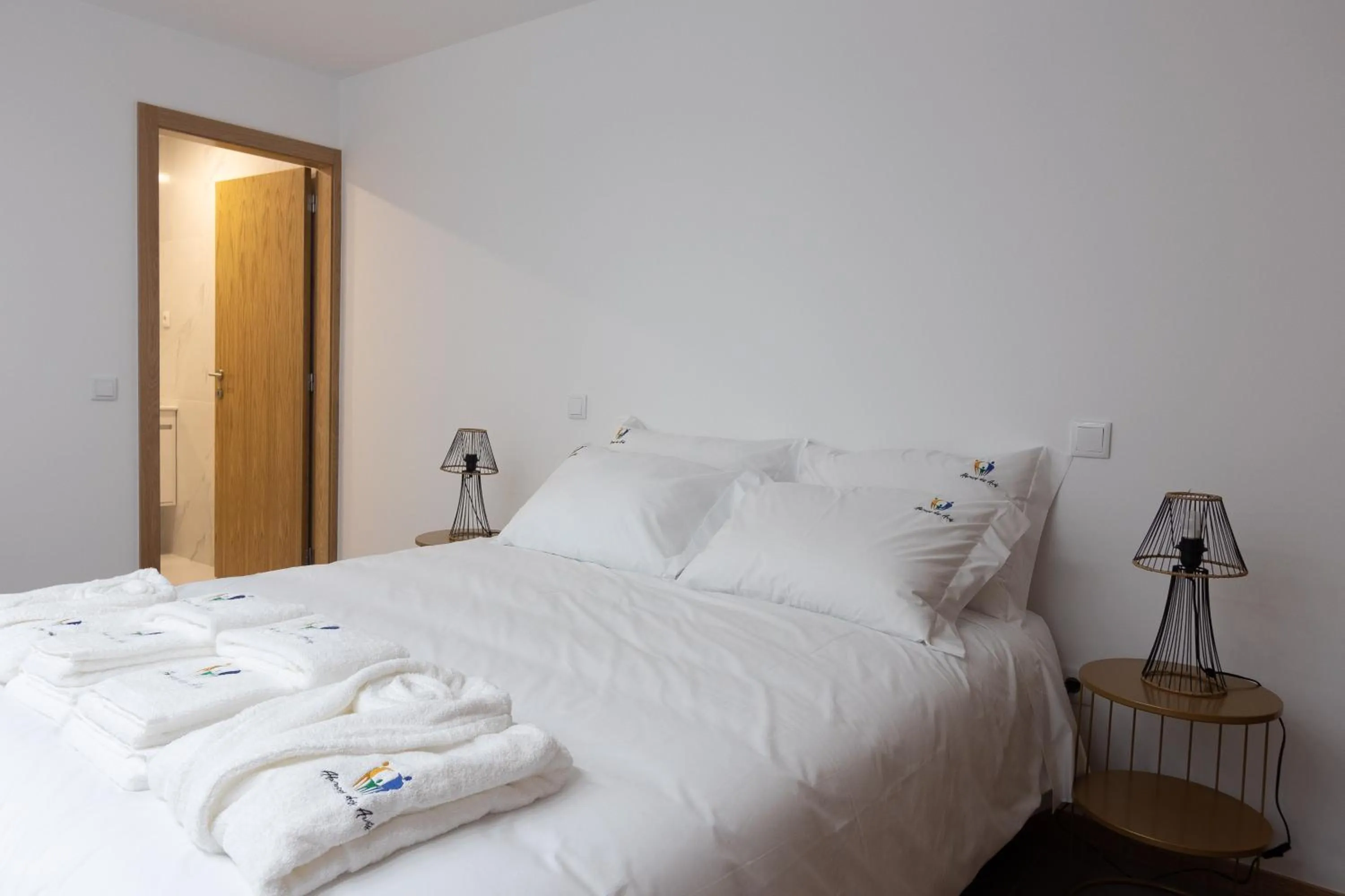 Bathroom, Bed in Abraços dos Avós - Casas de aldeia