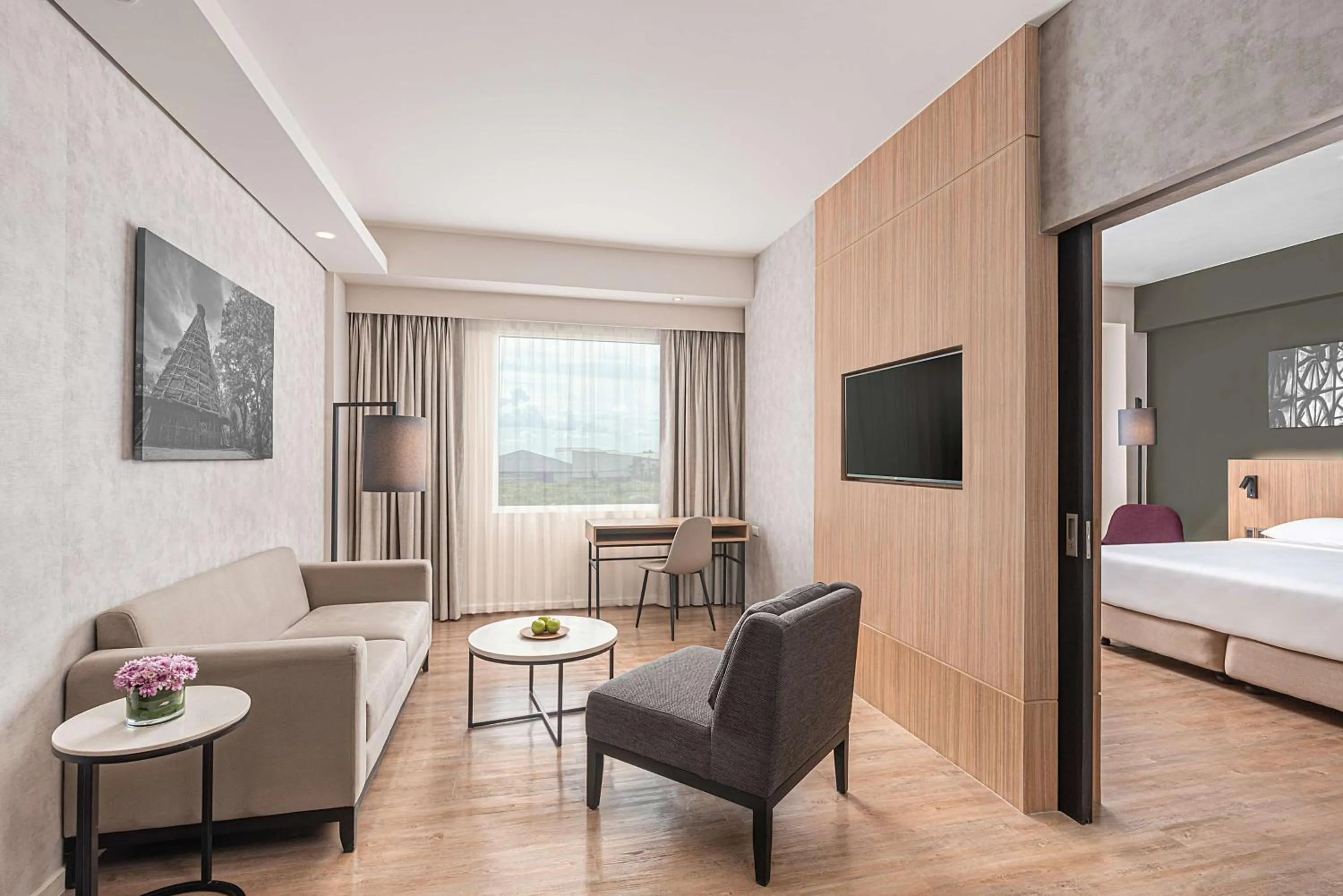 Photo of the whole room, Bed in Park Inn By Radisson Bacolod