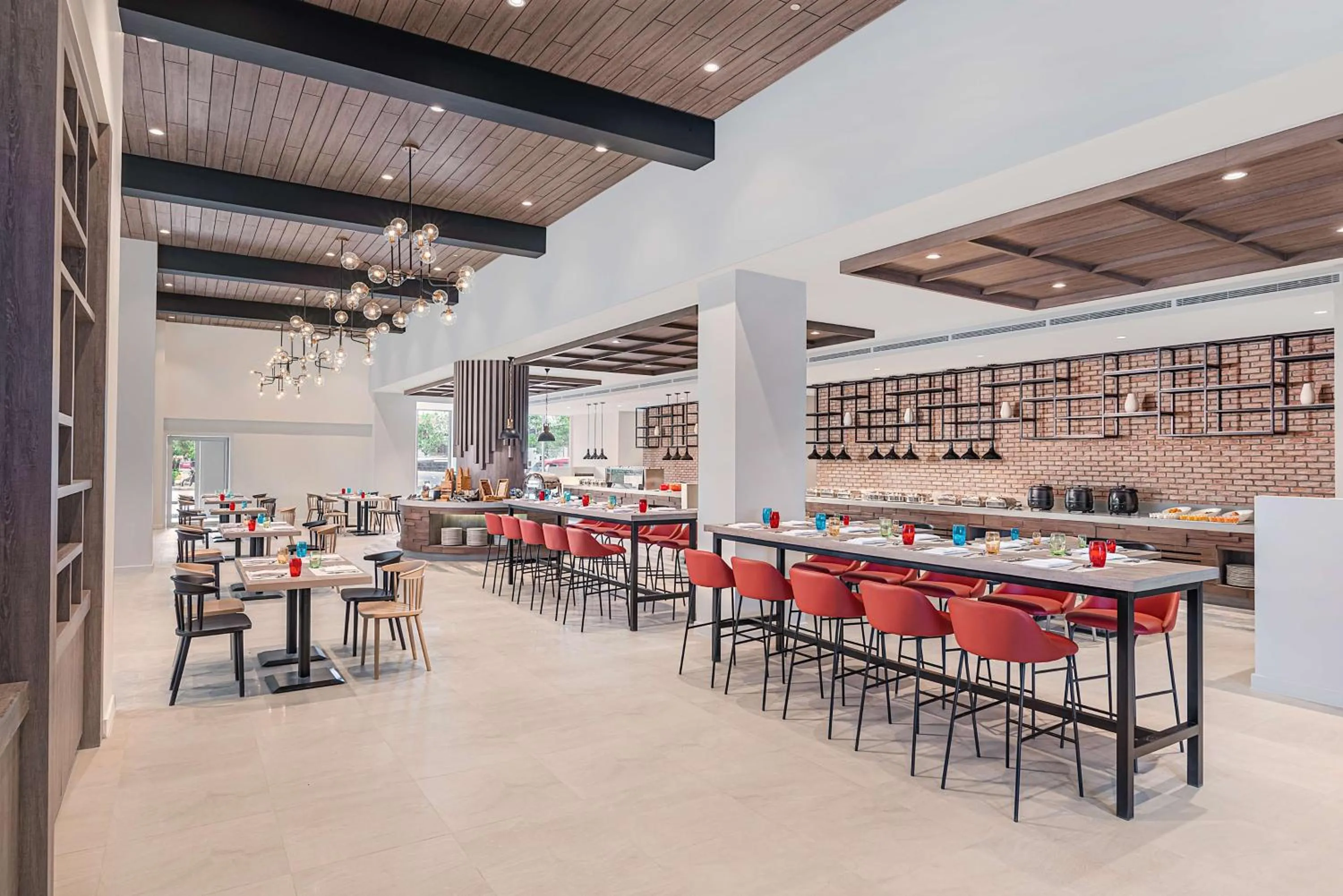 Restaurant/places to eat in Park Inn By Radisson Bacolod