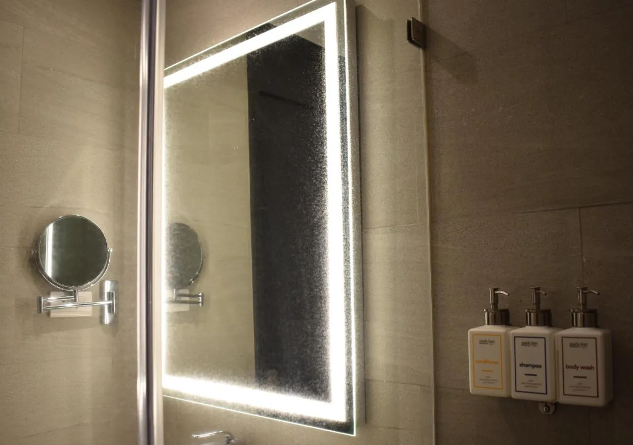 Bathroom in Park Inn By Radisson Bacolod