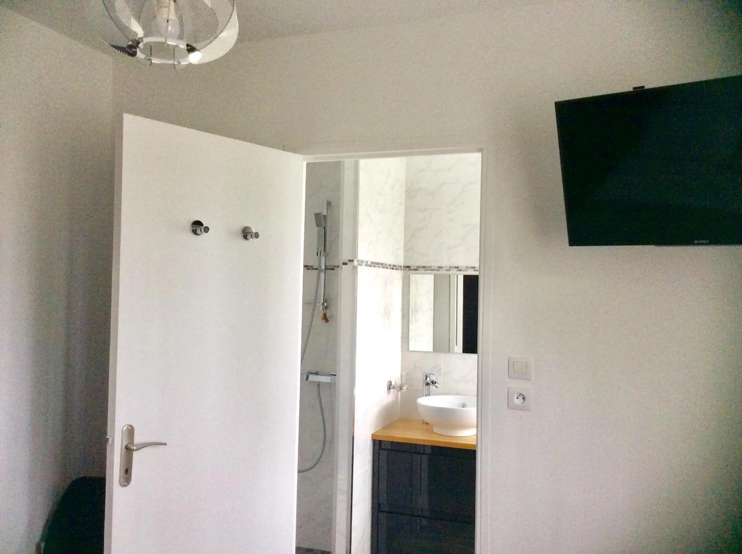 Bathroom in Chambres tout confort du Tilleul