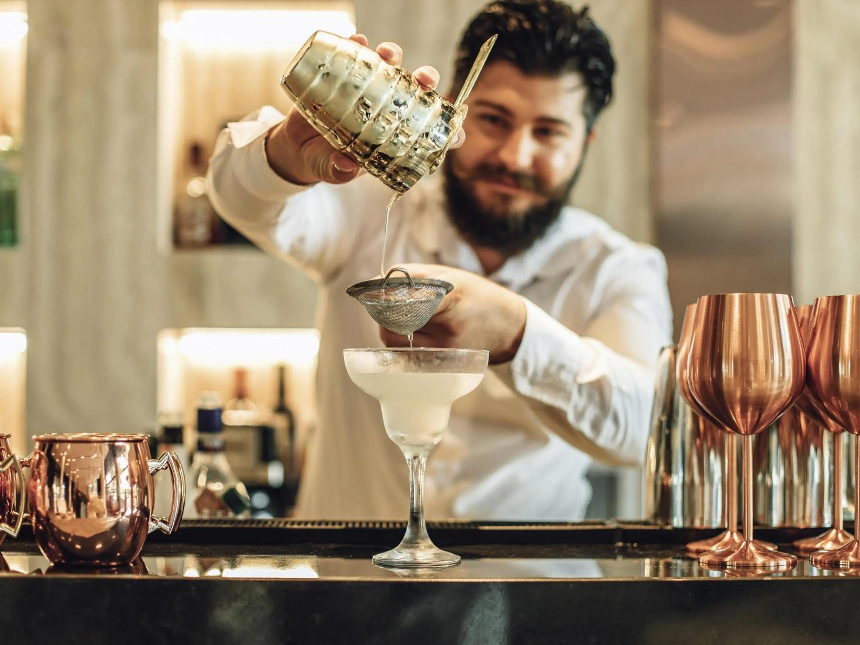 Lounge or bar in Mövenpick Hotel Lalez Durres