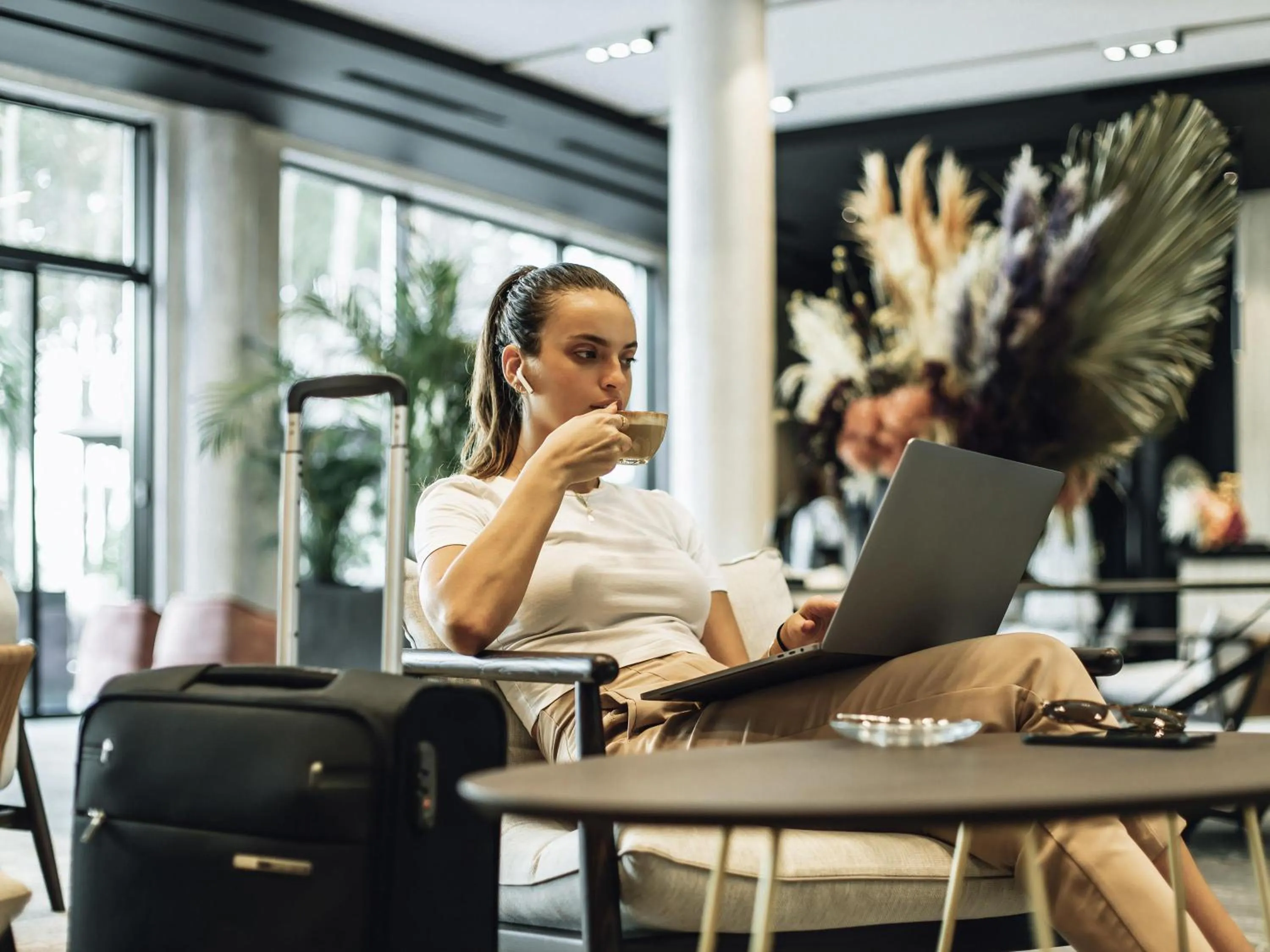 Lounge or bar in Mövenpick Hotel Lalez Durres