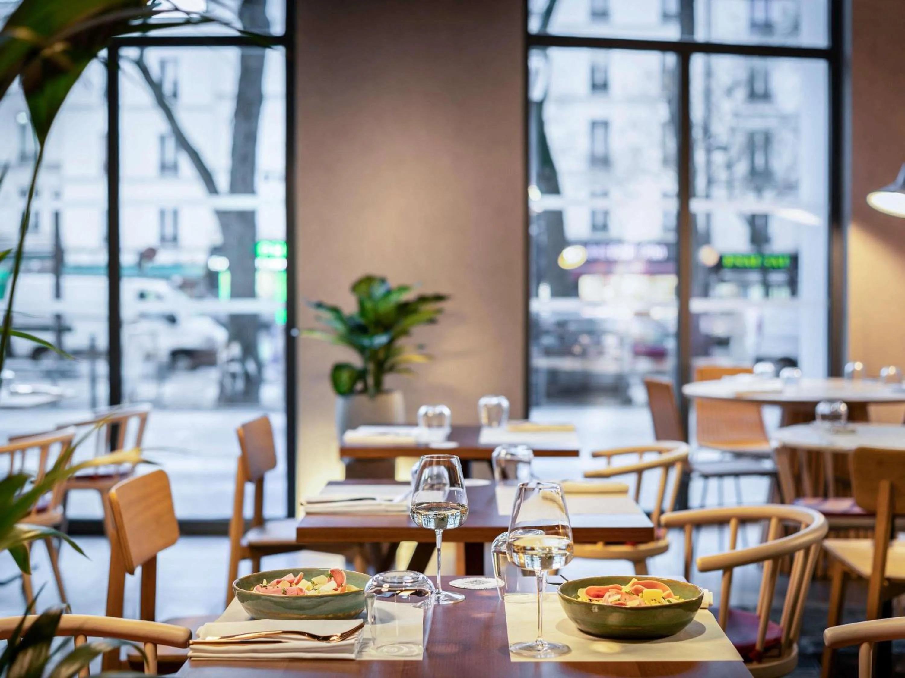 Restaurant/places to eat in Novotel Paris 20 Belleville