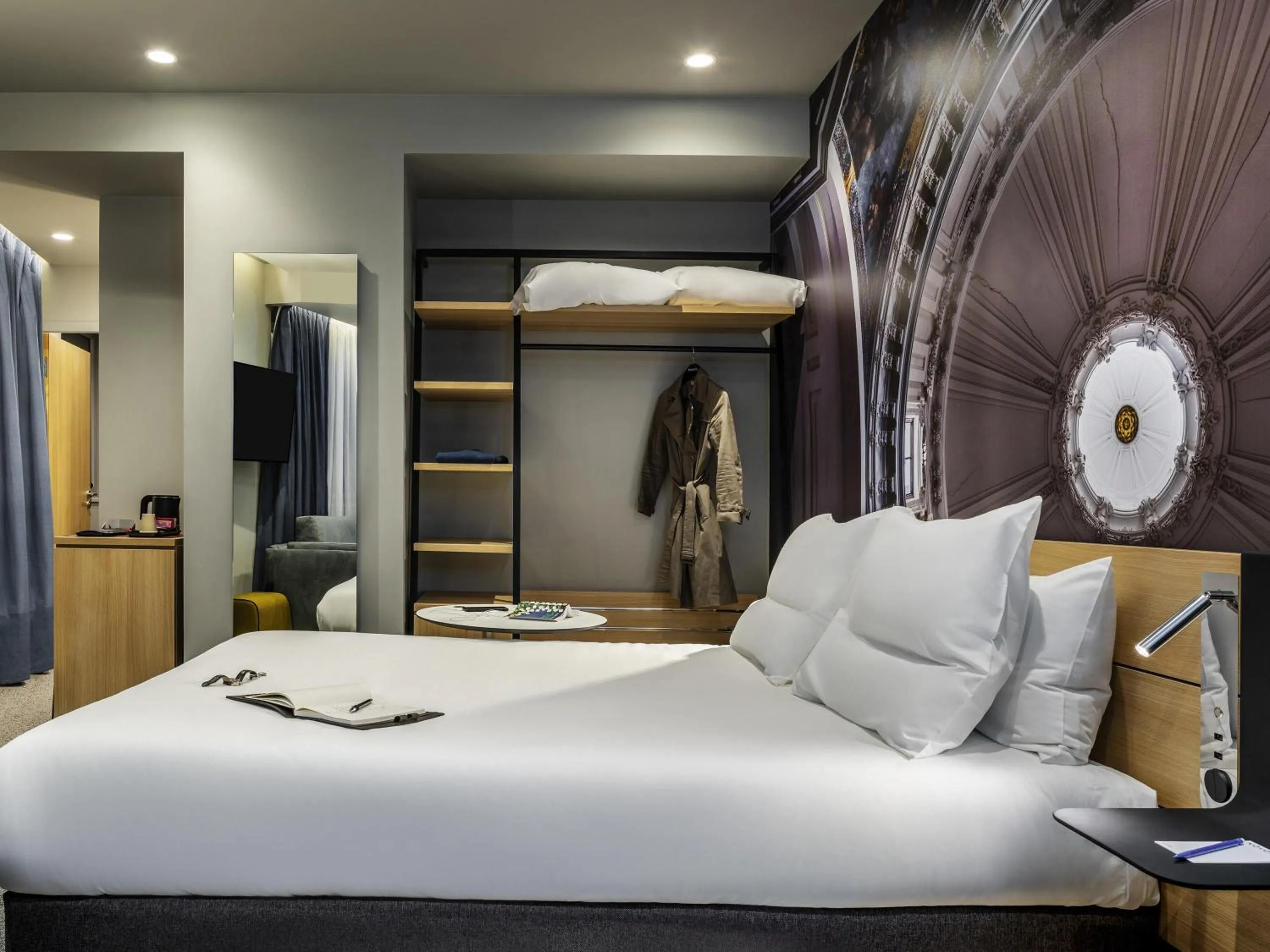 Bedroom, Bed in Novotel Paris 20 Belleville