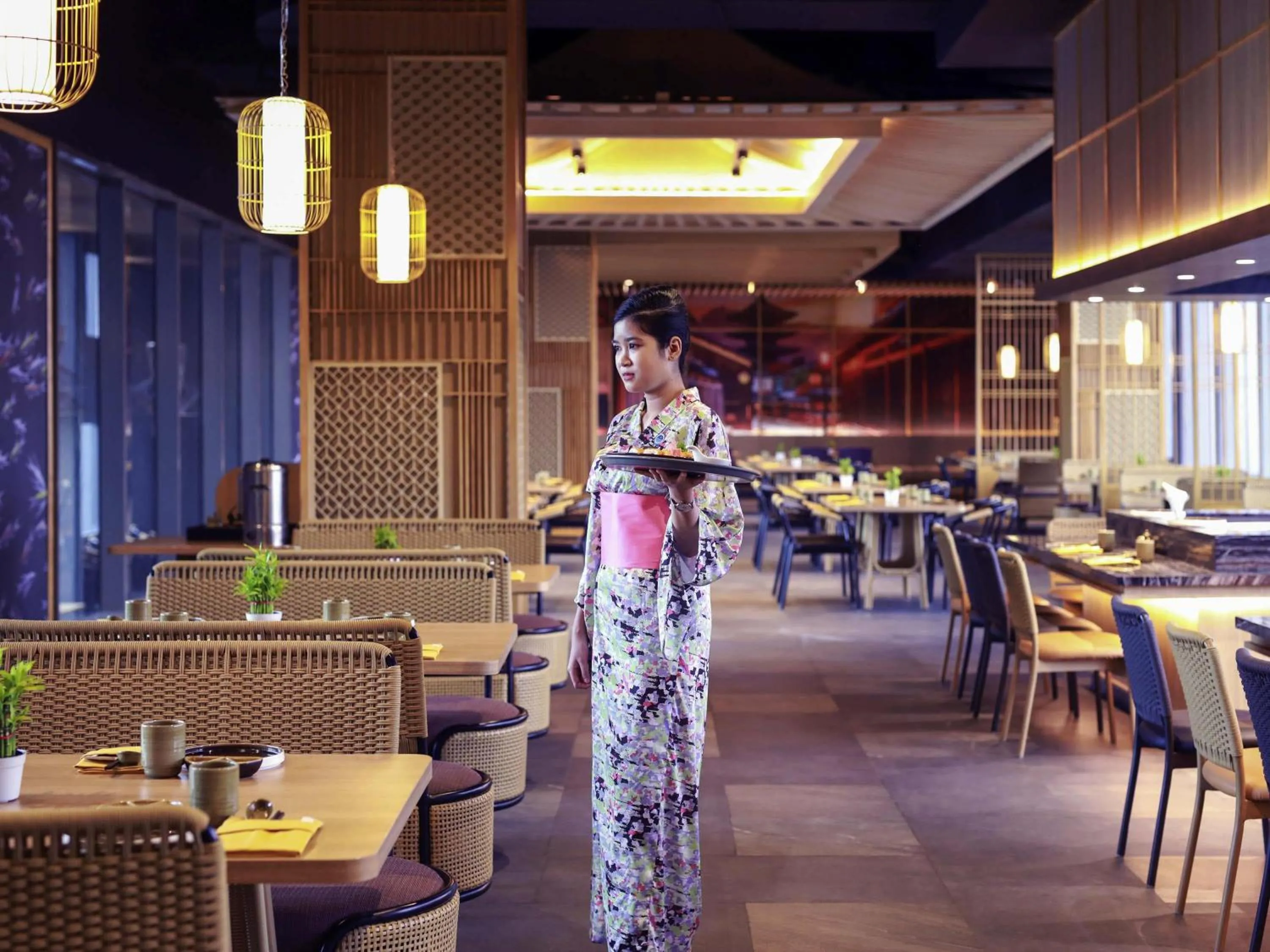 Restaurant/places to eat in Grand Mercure Malang