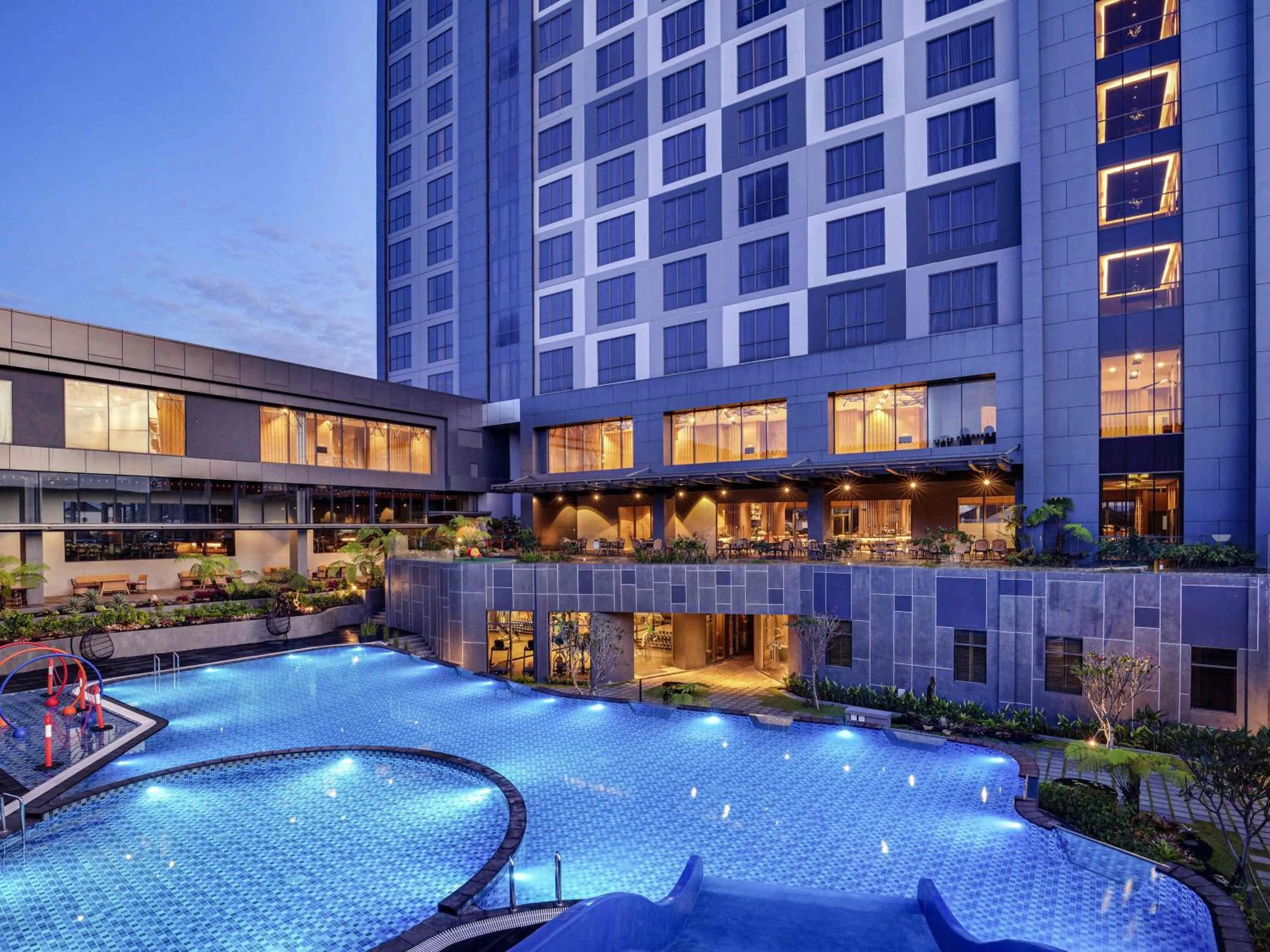 Pool view in Grand Mercure Malang