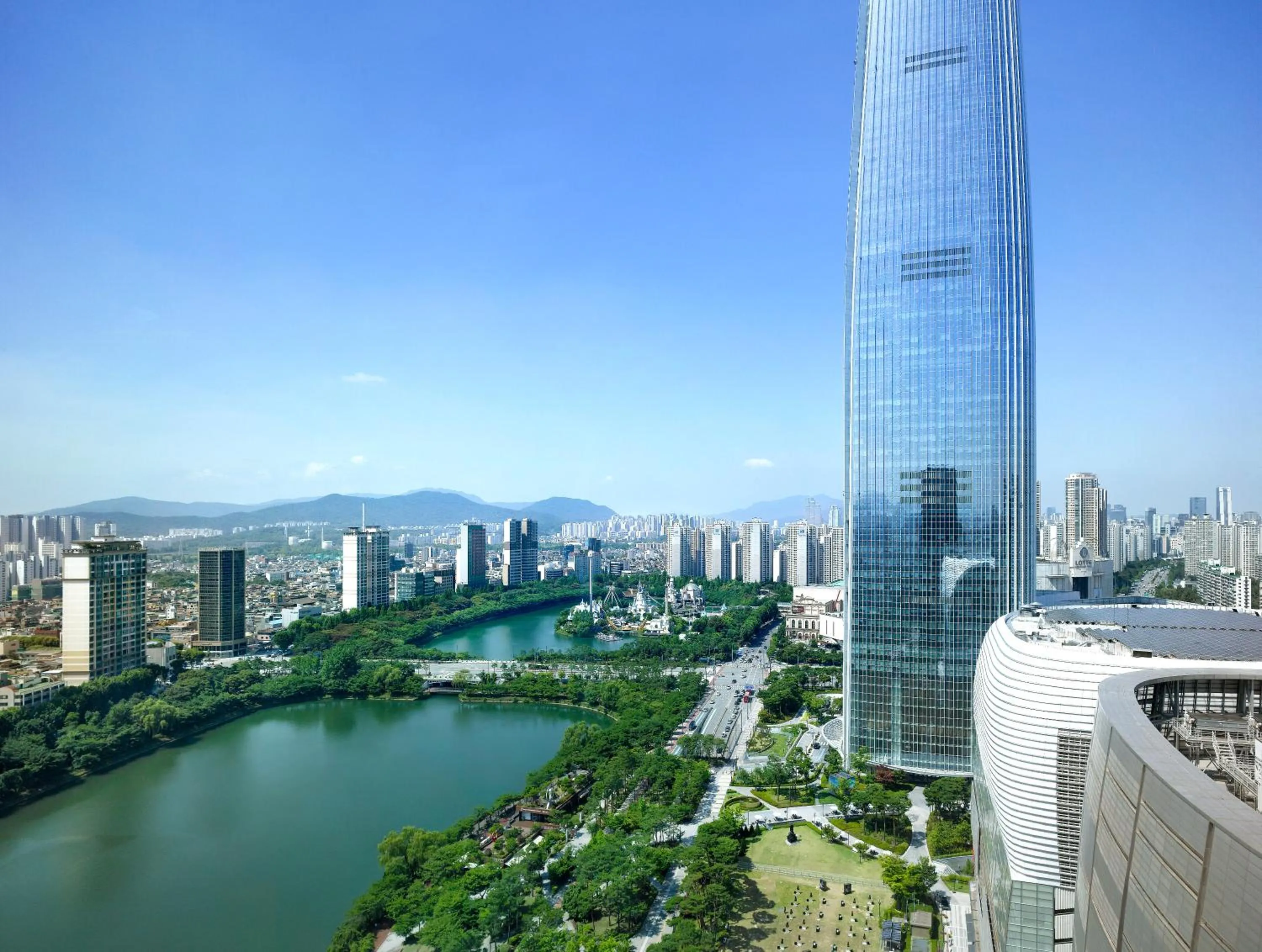 Lake view in Sofitel Ambassador Seoul Hotel & Serviced Residences