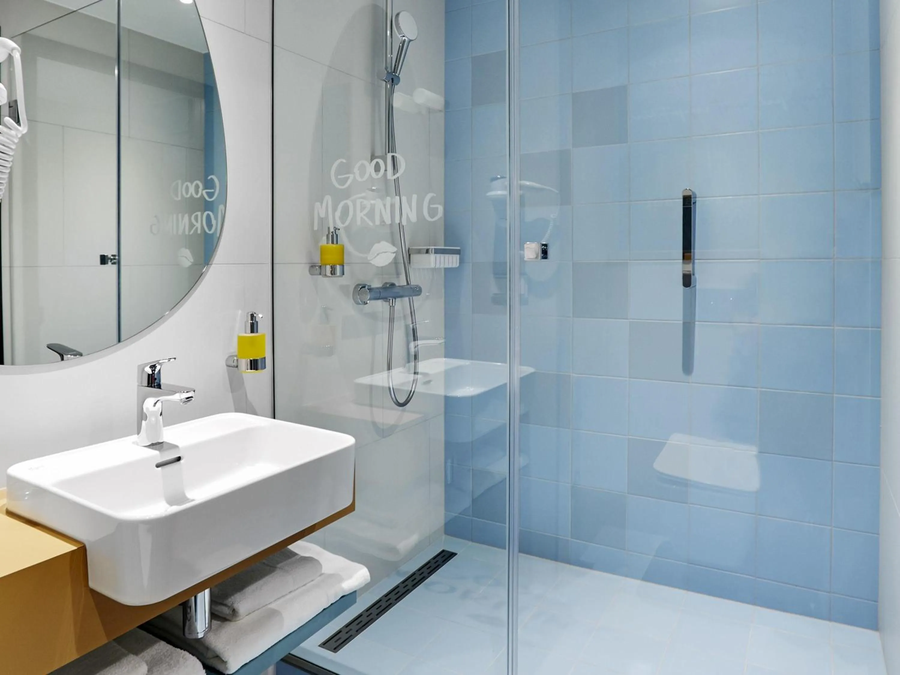 Bedroom in ibis Styles Kraków Centrum