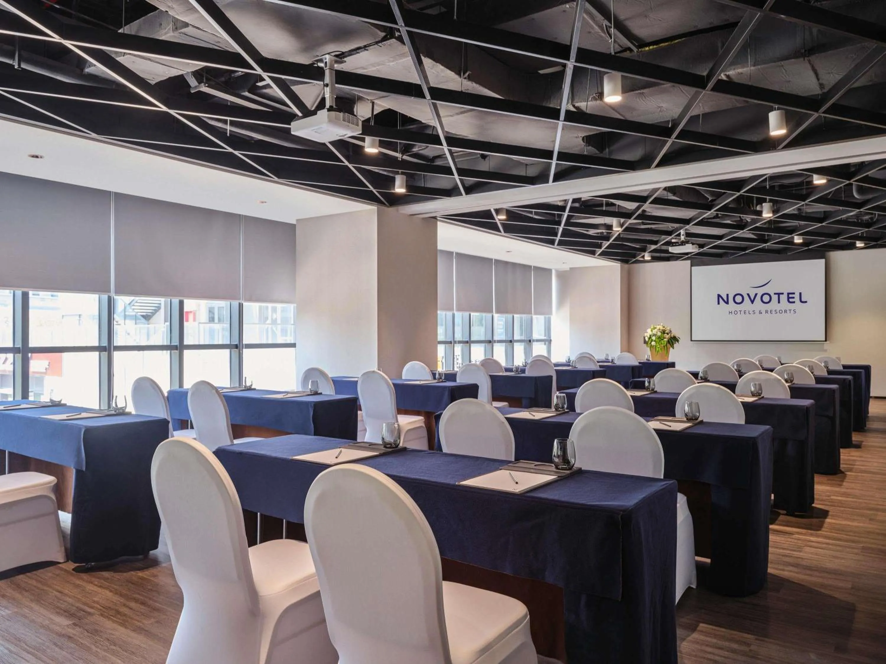 Meeting/conference room in Novotel Shanghai Qingpu Excellence