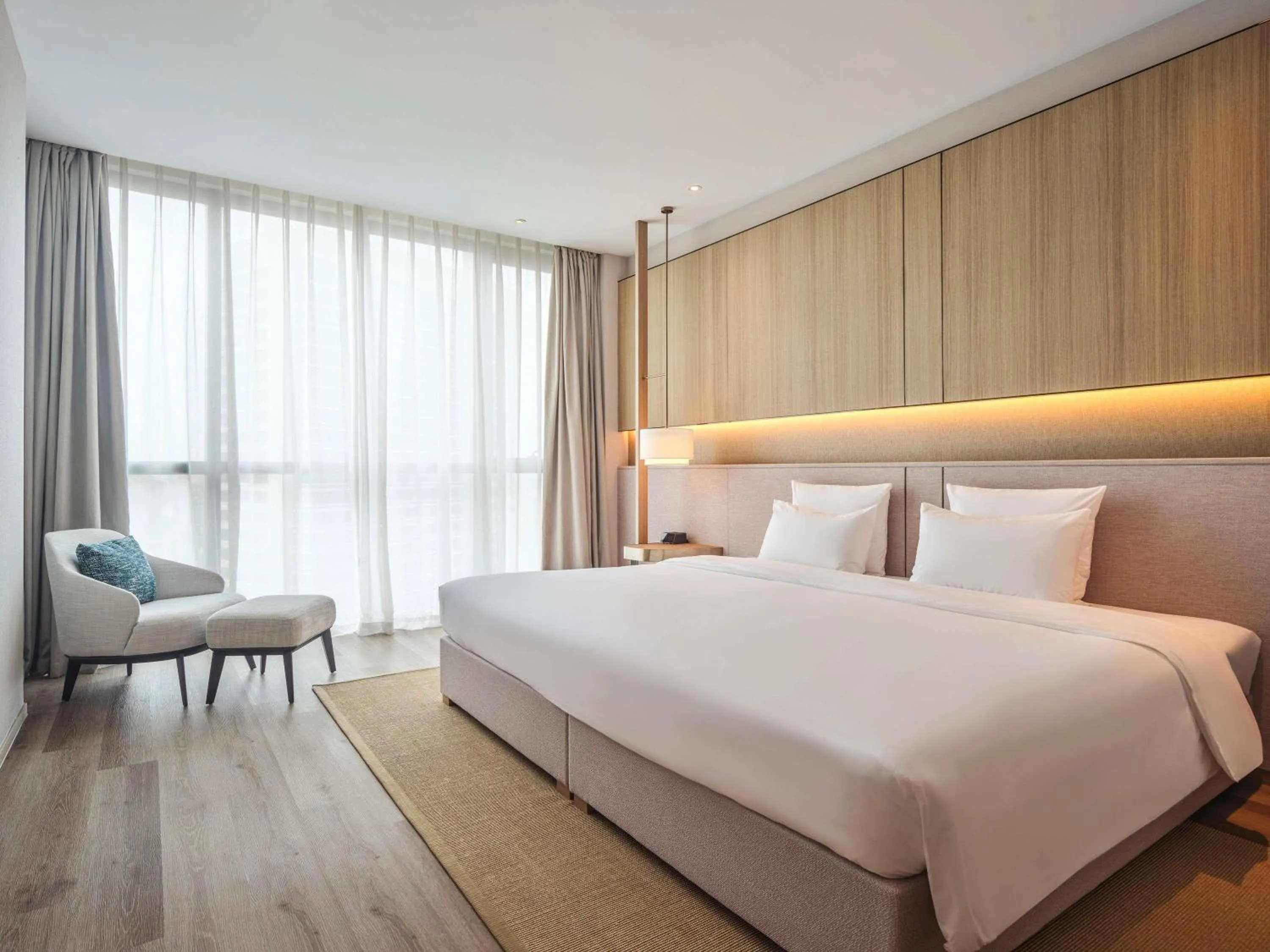Superior King Room in Novotel Shanghai Qingpu Excellence