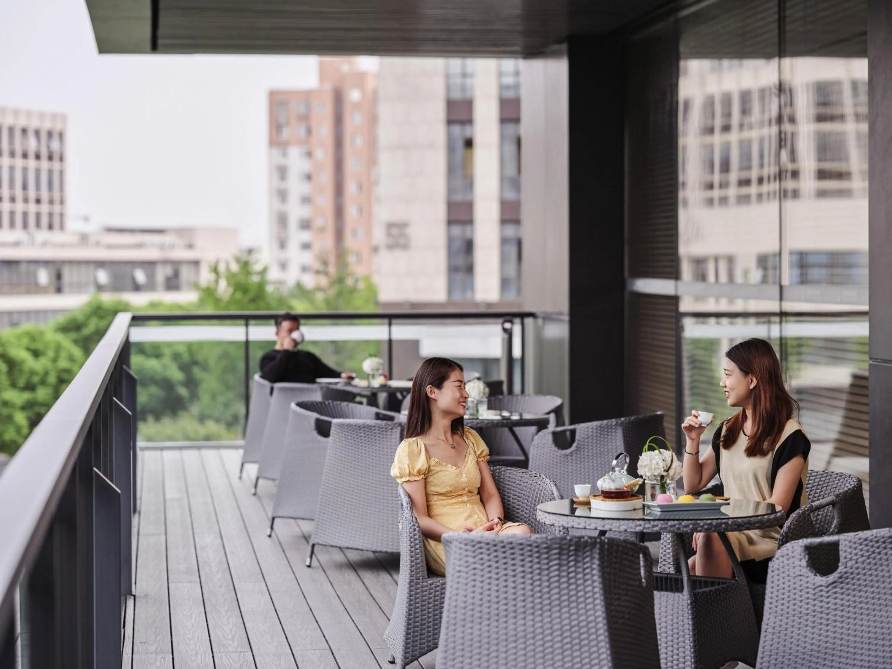 Lounge or bar in Novotel Shanghai Qingpu Excellence