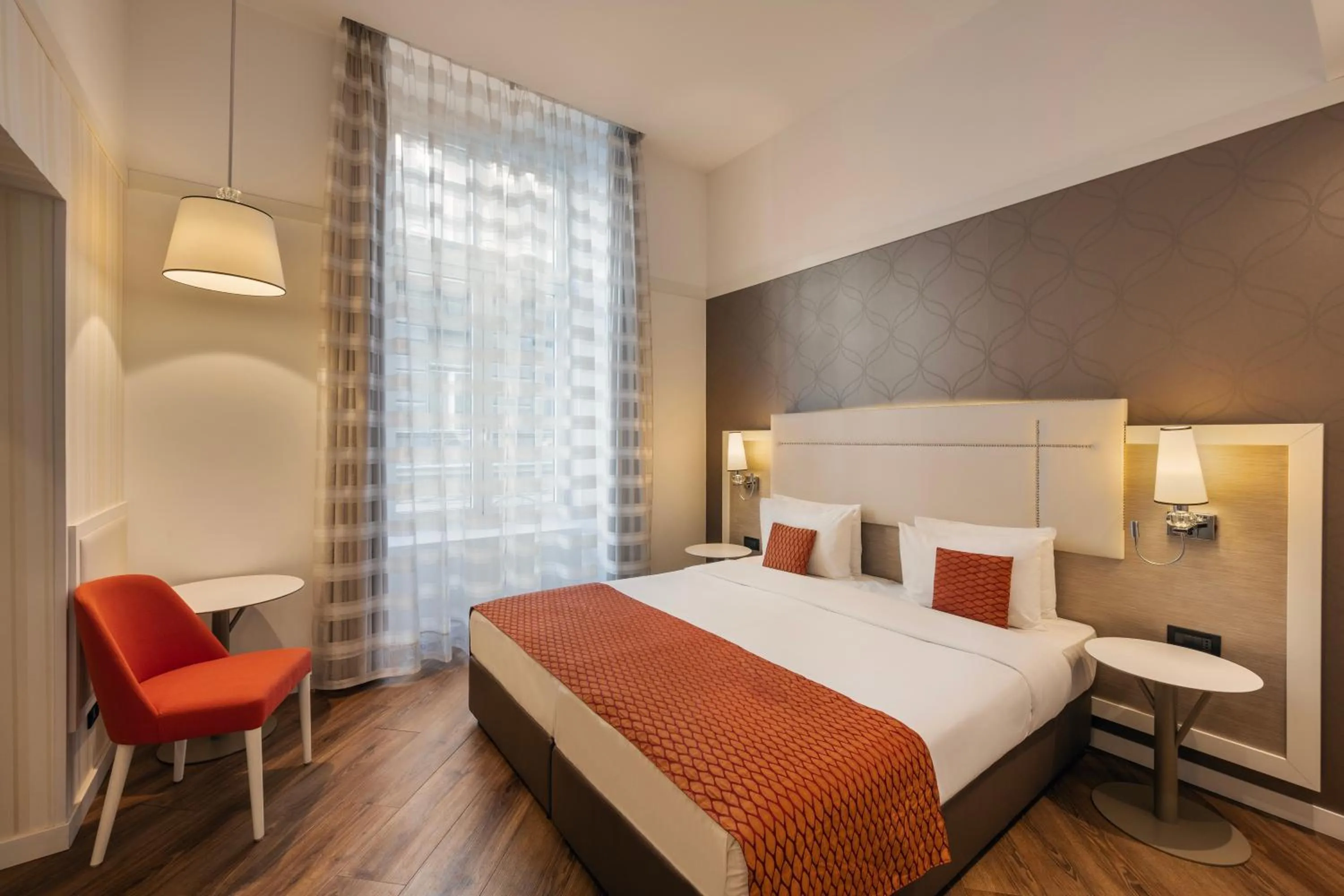 Bed in Ikonik Parlament