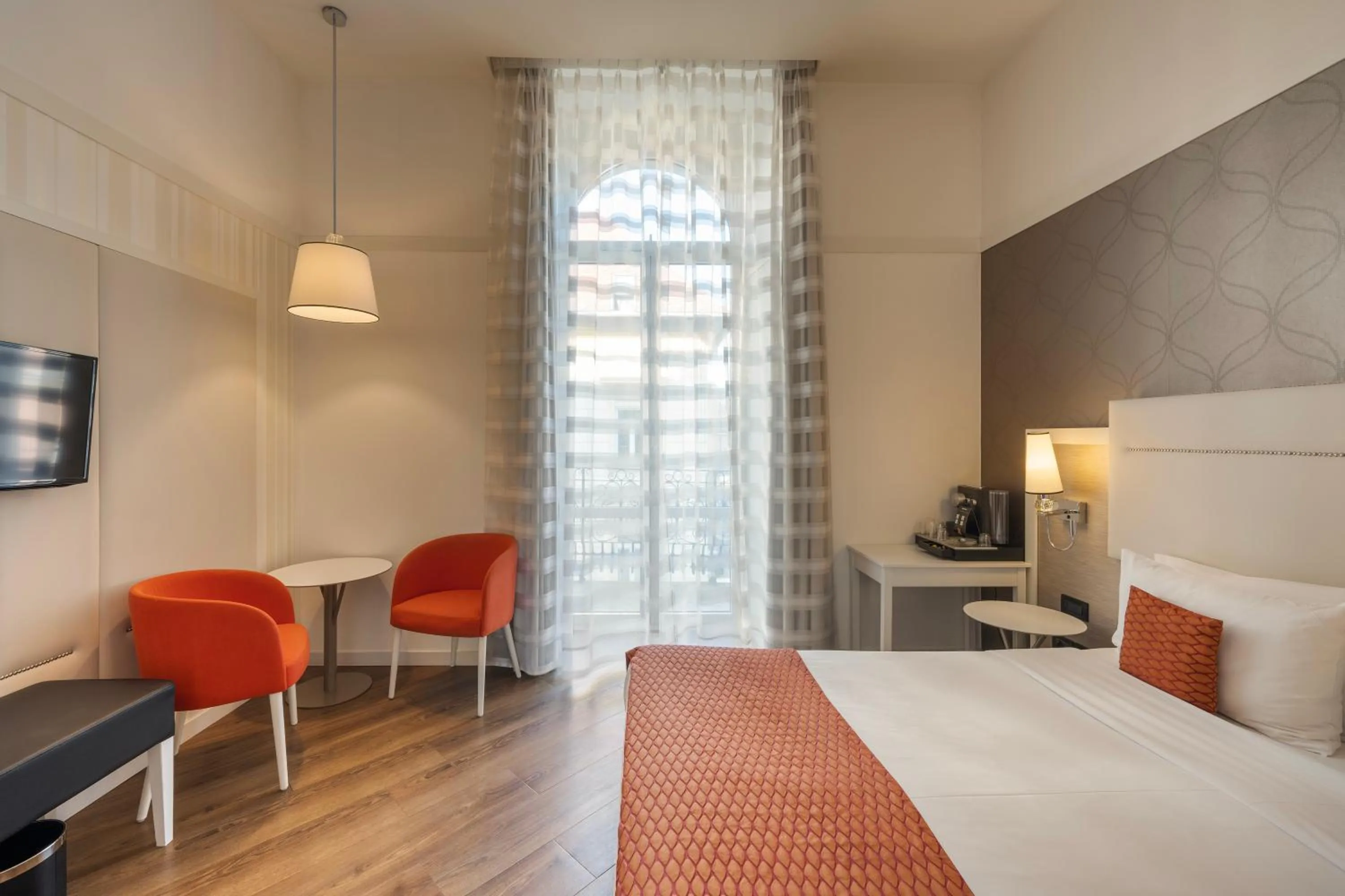 Bed in Ikonik Parlament