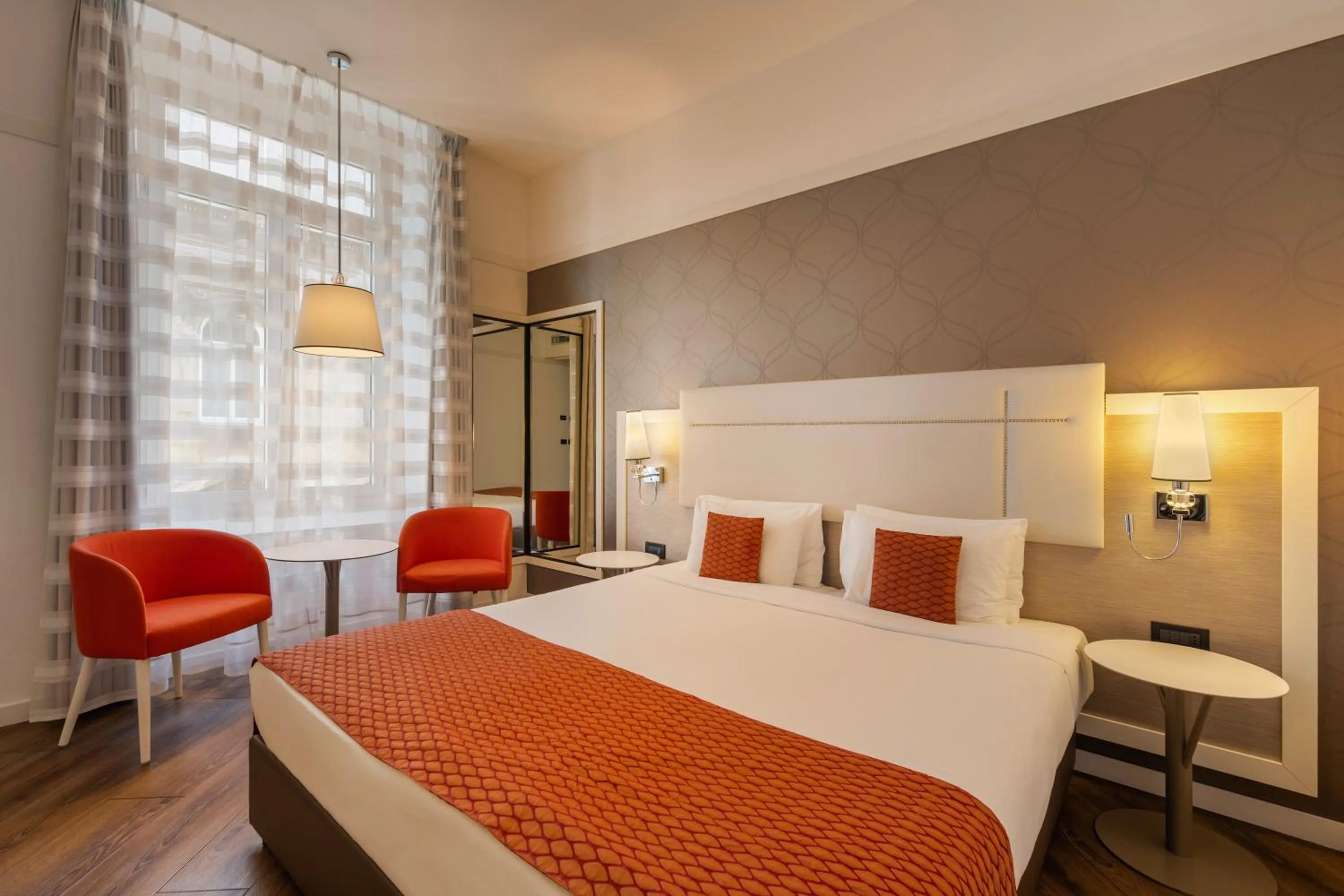 Bed in Ikonik Parlament