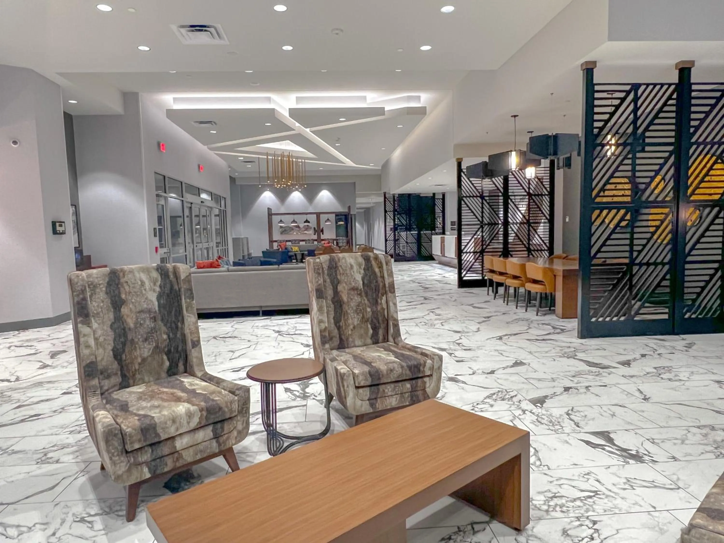 Lobby or reception in Crowne Plaza - Kearney by IHG