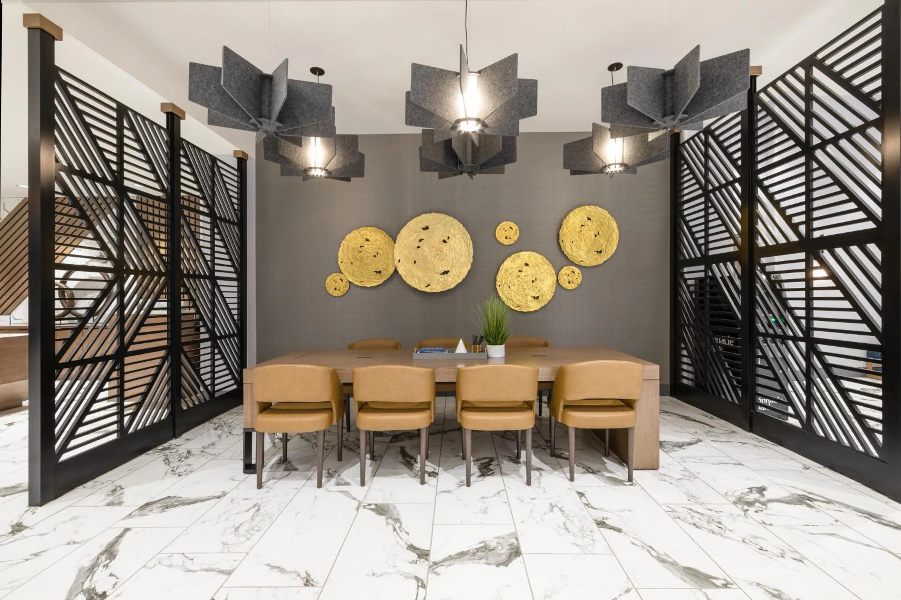 Lobby or reception in Crowne Plaza - Kearney by IHG