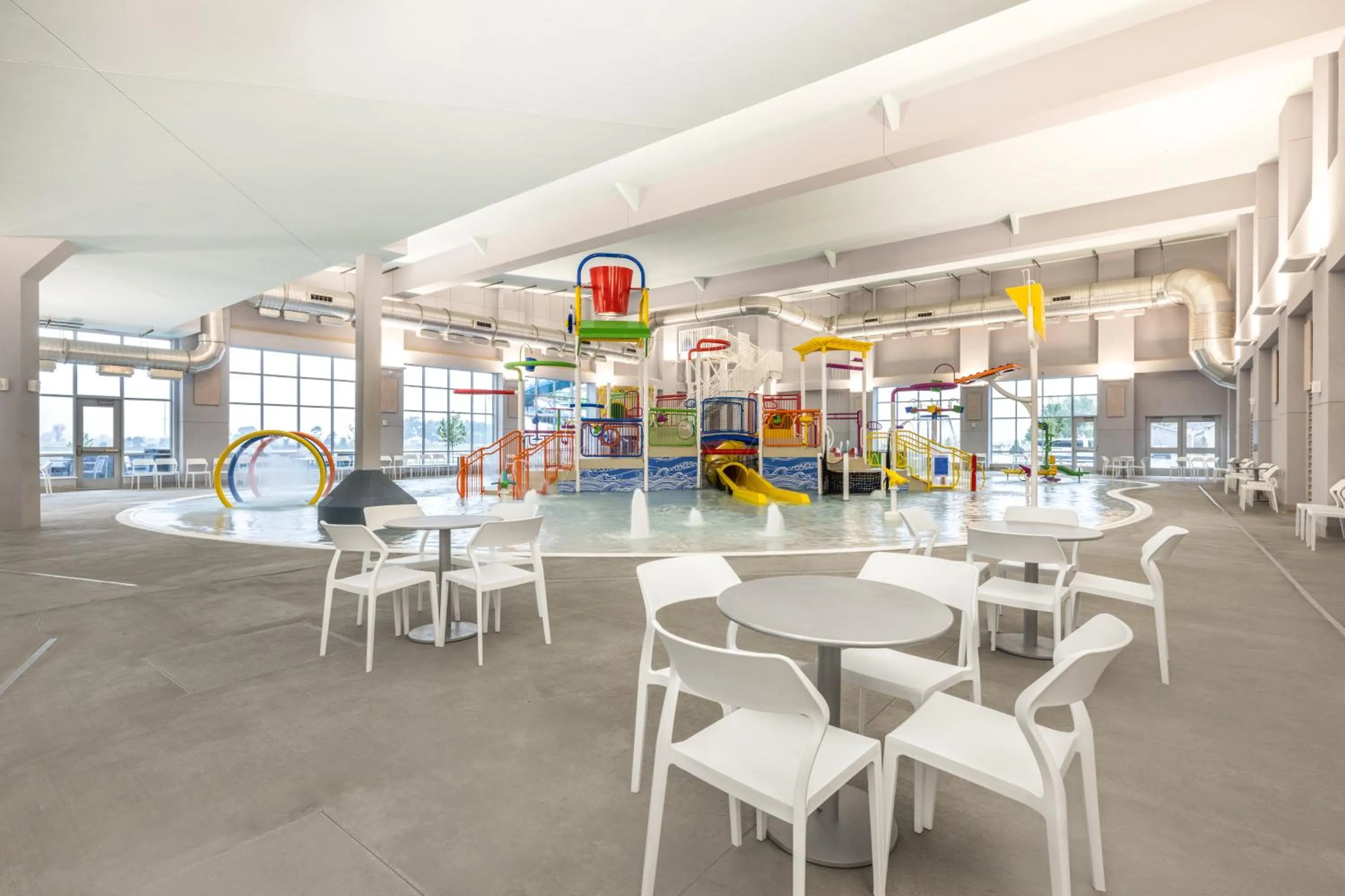 Swimming pool in Crowne Plaza - Kearney by IHG