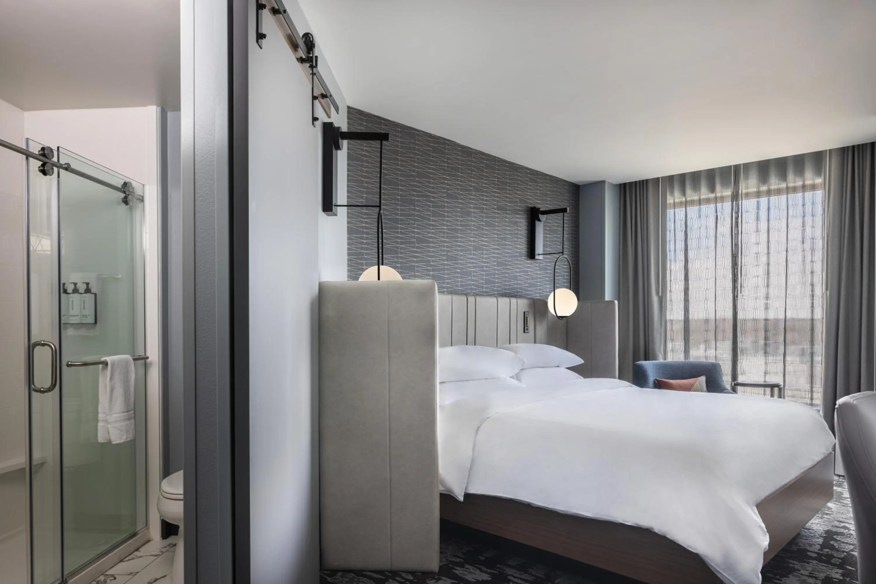 Bed in Crowne Plaza - Kearney by IHG