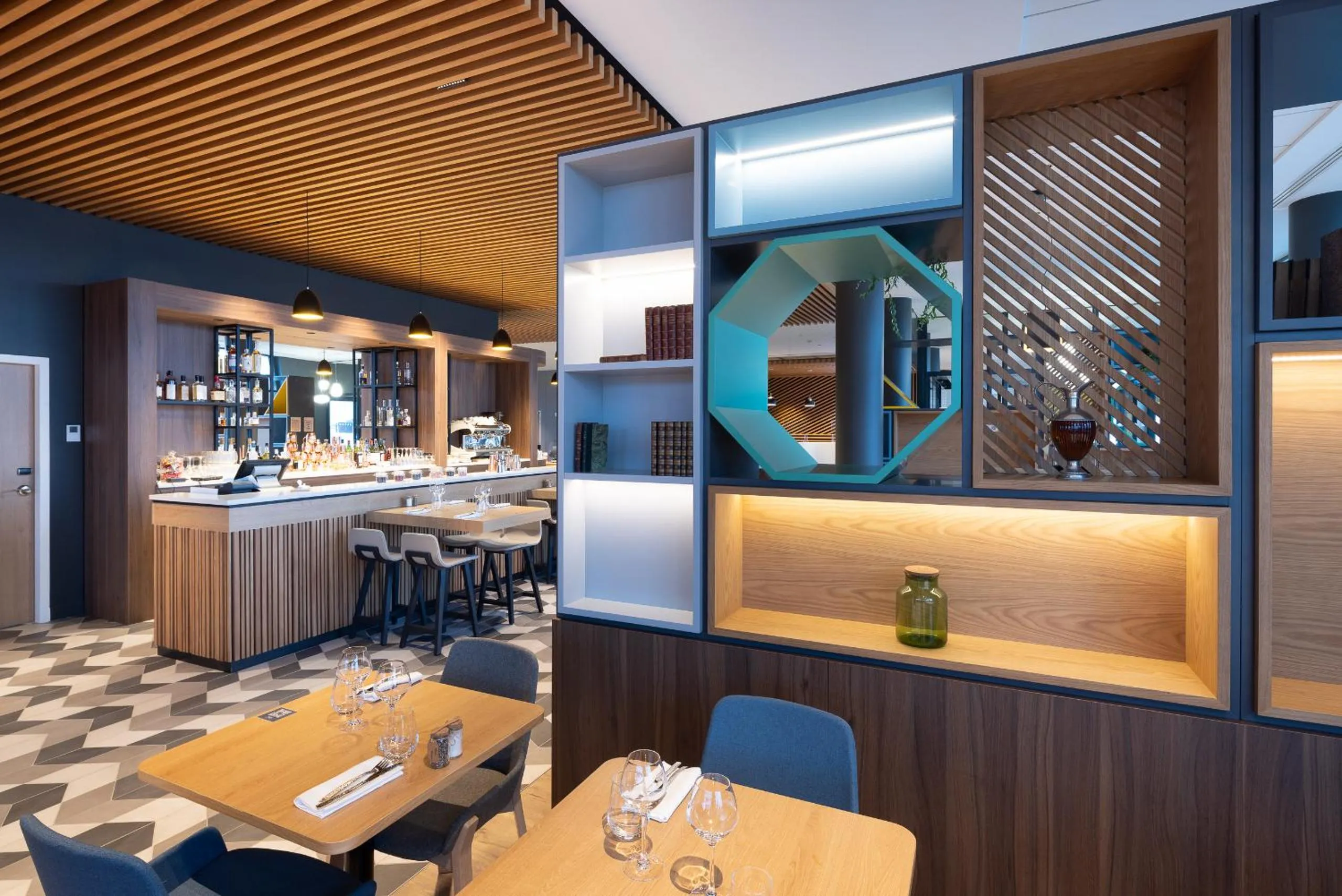 Restaurant/places to eat in Holiday Inn Paris CDG Airport an IHG Hotel