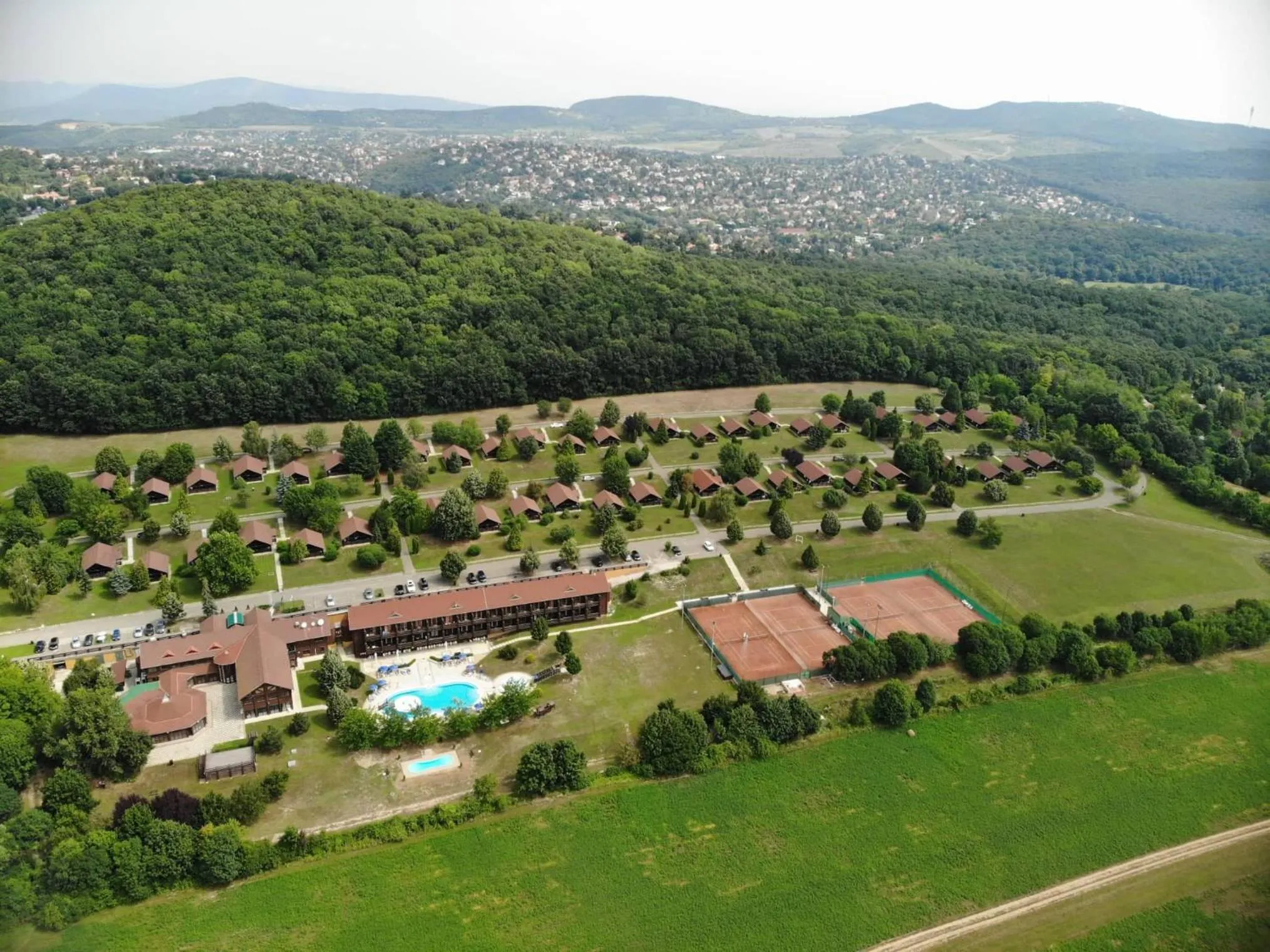 Property building in Petneházy Aparthotel