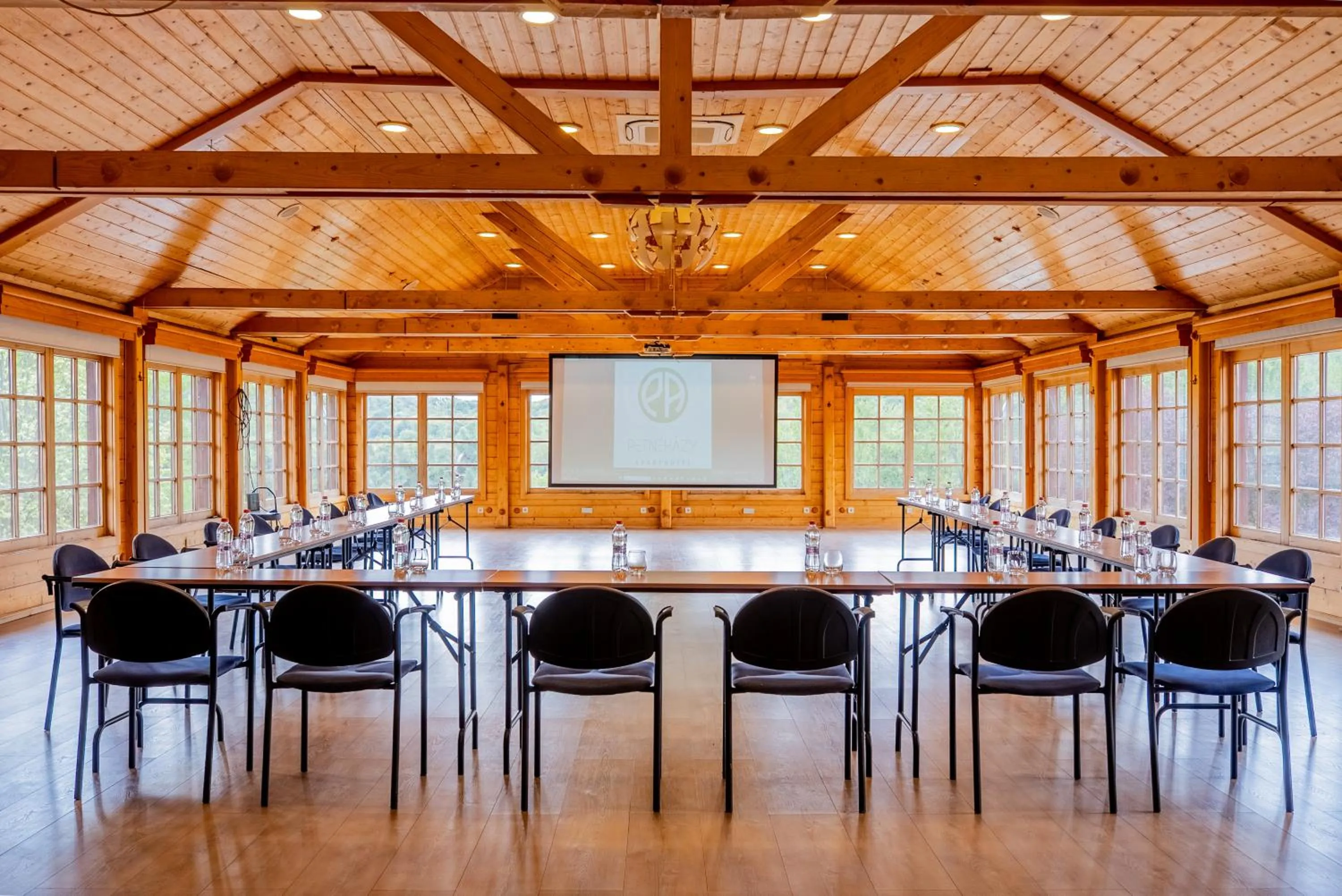 Meeting/conference room in Petneházy Aparthotel