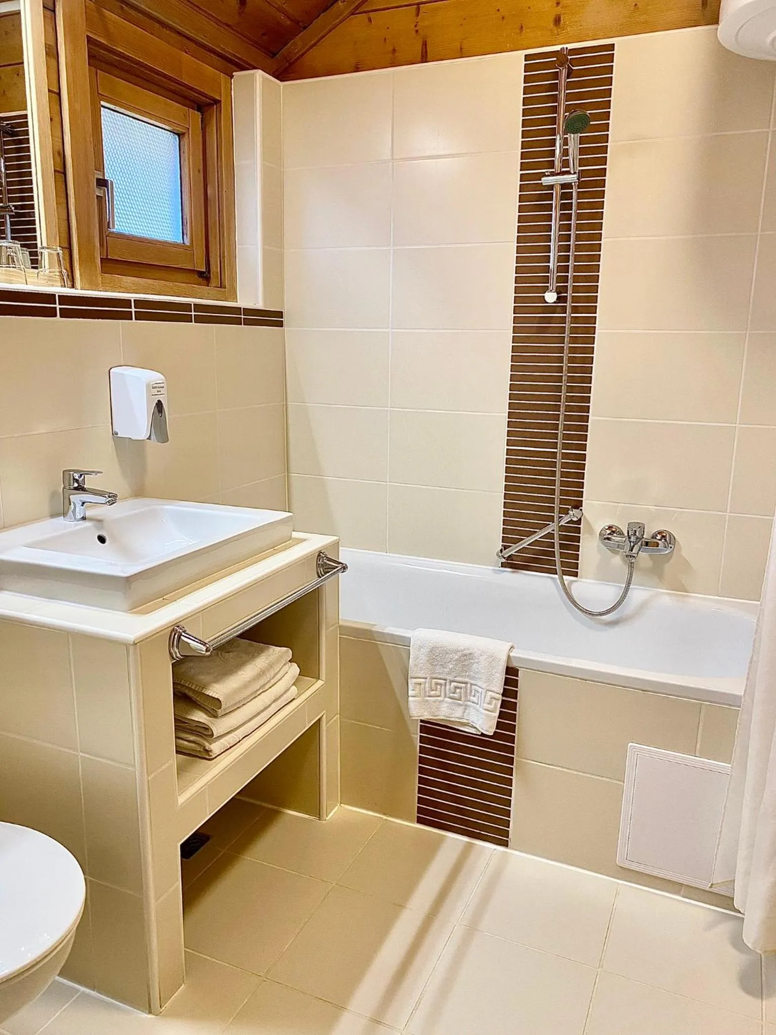 Bathroom in Petneházy Aparthotel