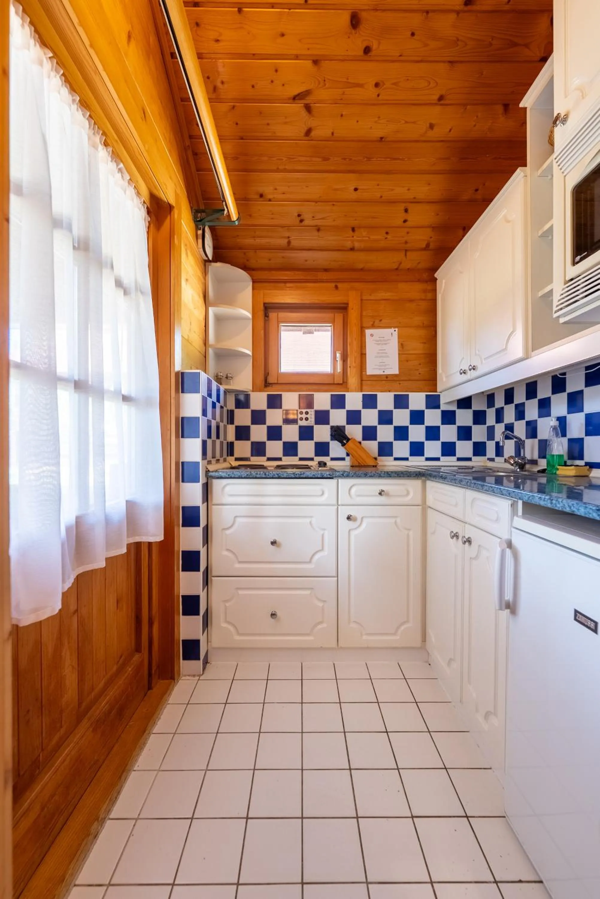 Kitchen or kitchenette in Petneházy Aparthotel
