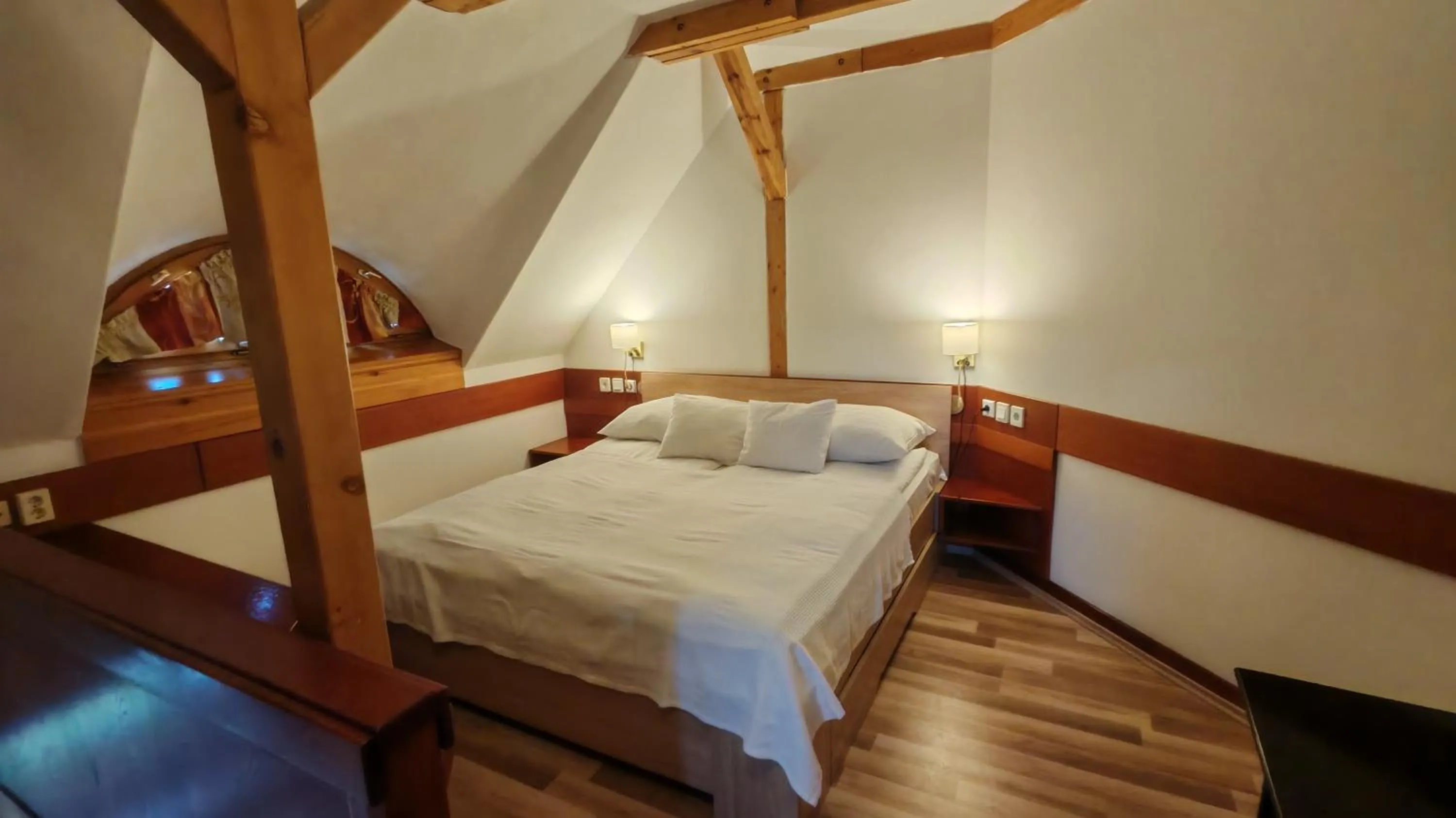 Bedroom, Bed in Abbázia Club Hotel Kék