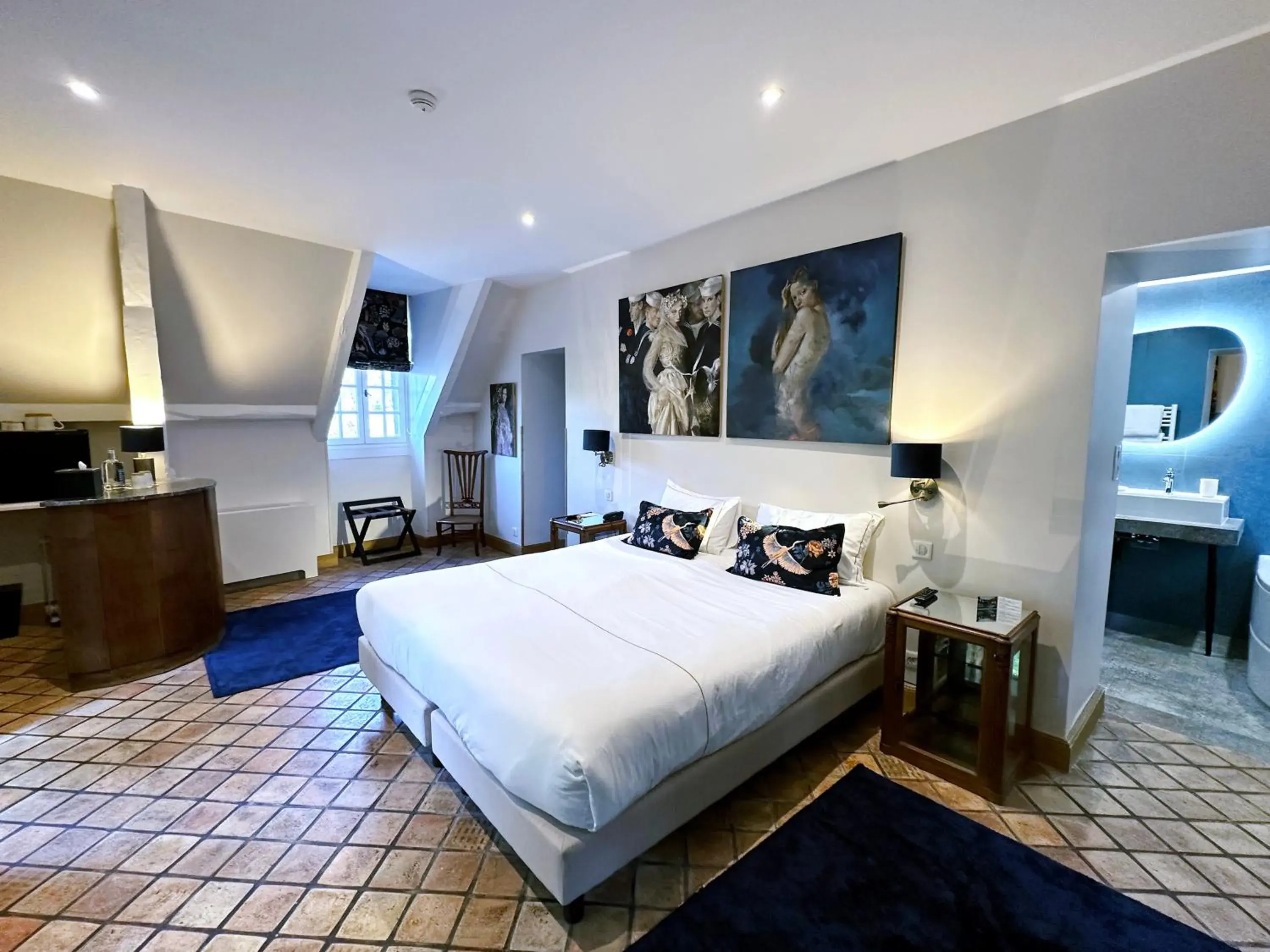 King Suite with Balcony in Moulin de Fourges King Suite with Balcony in Moulin de Fourges