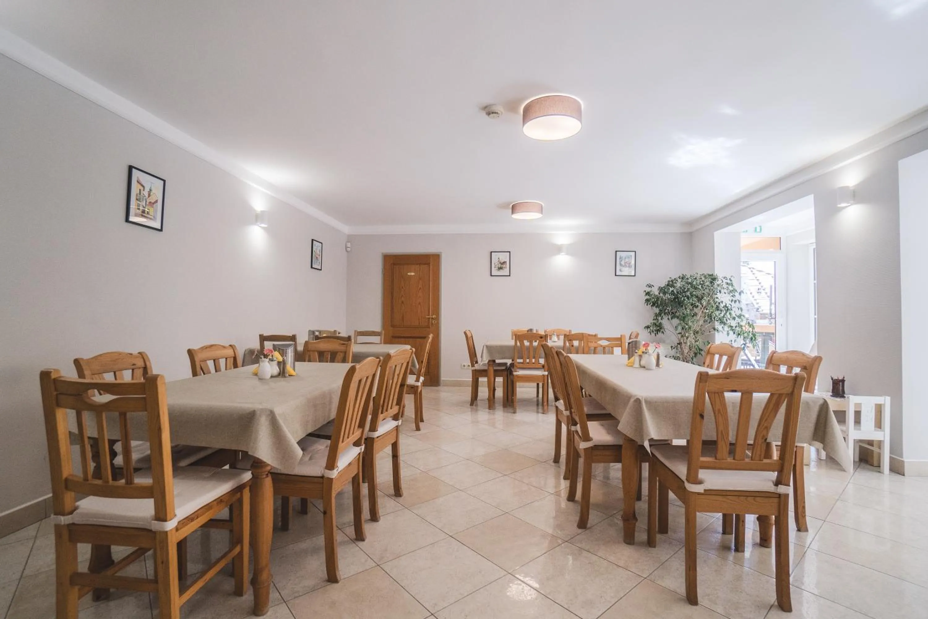 Restaurant/places to eat in Mathias Rex