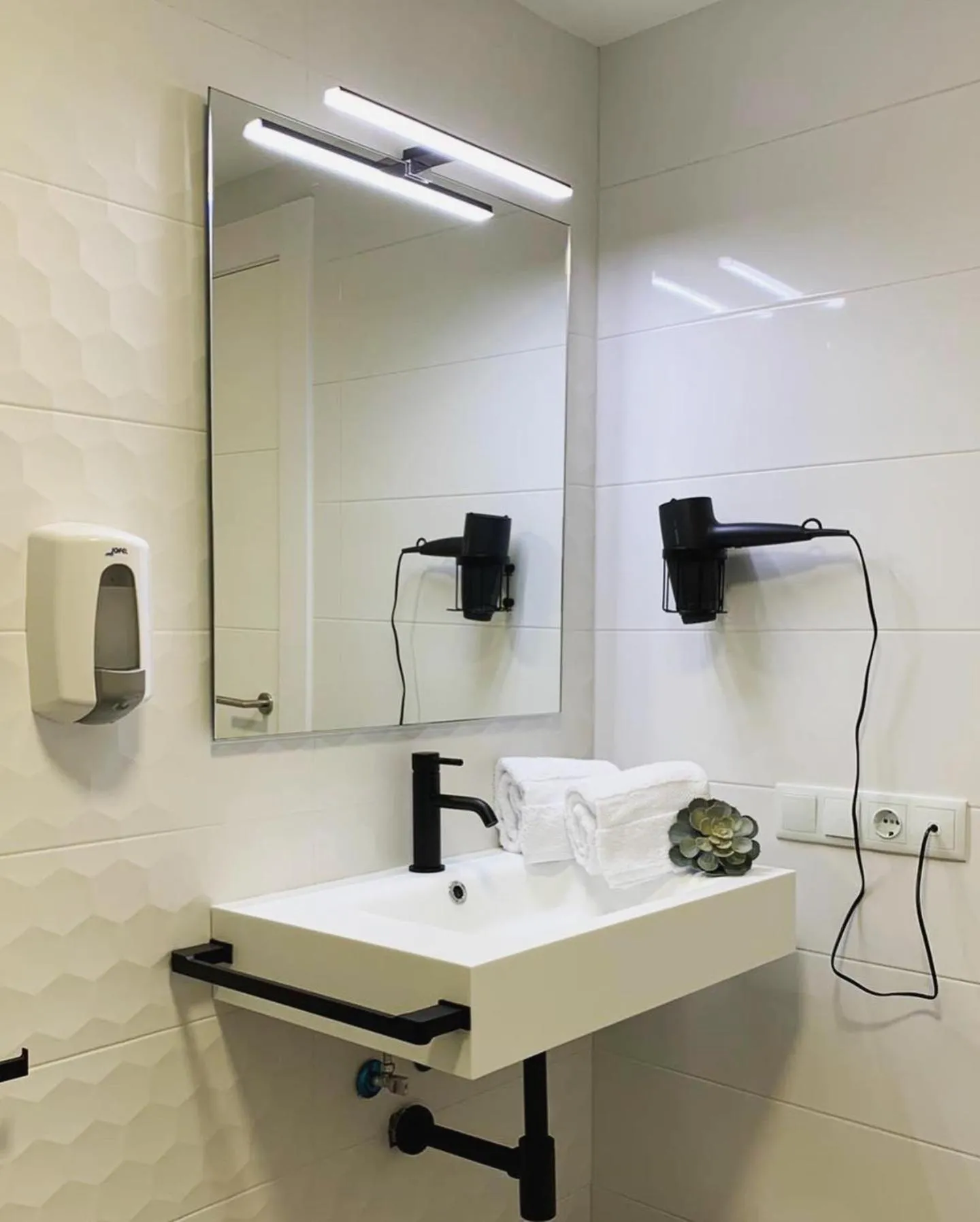 Double Room in Hostal Comfort Suites