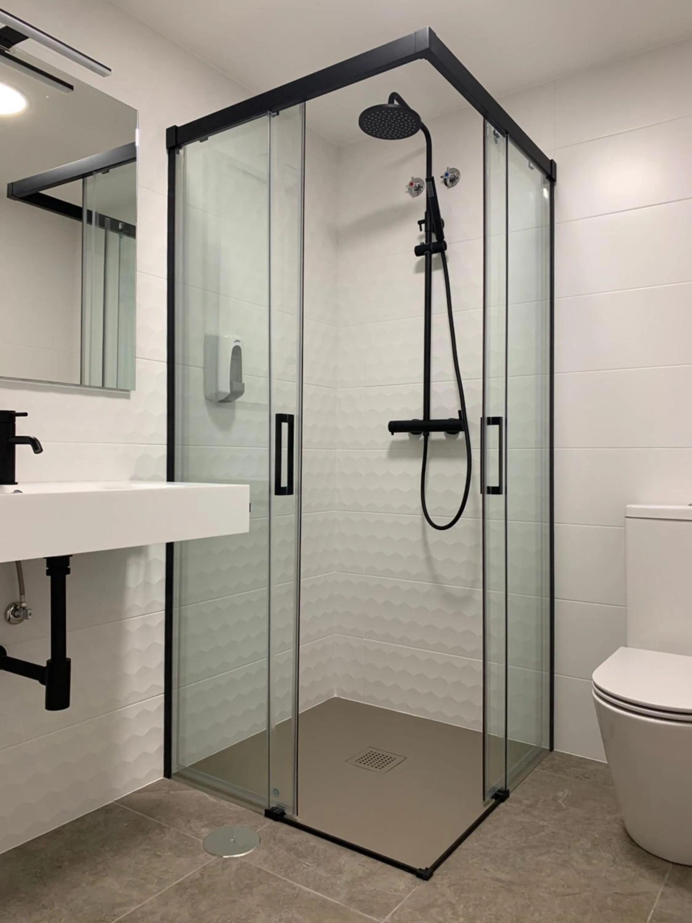 Bathroom in Hostal Comfort Suites