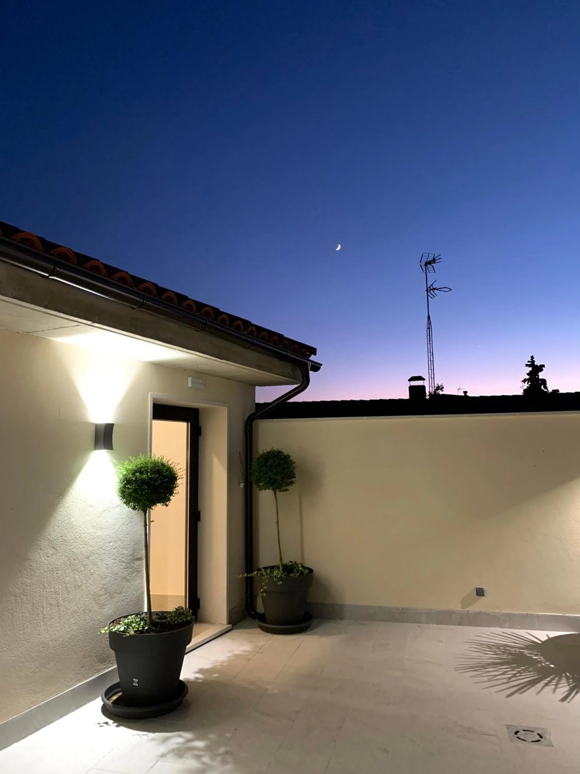 Facade/entrance in Hostal Comfort Suites