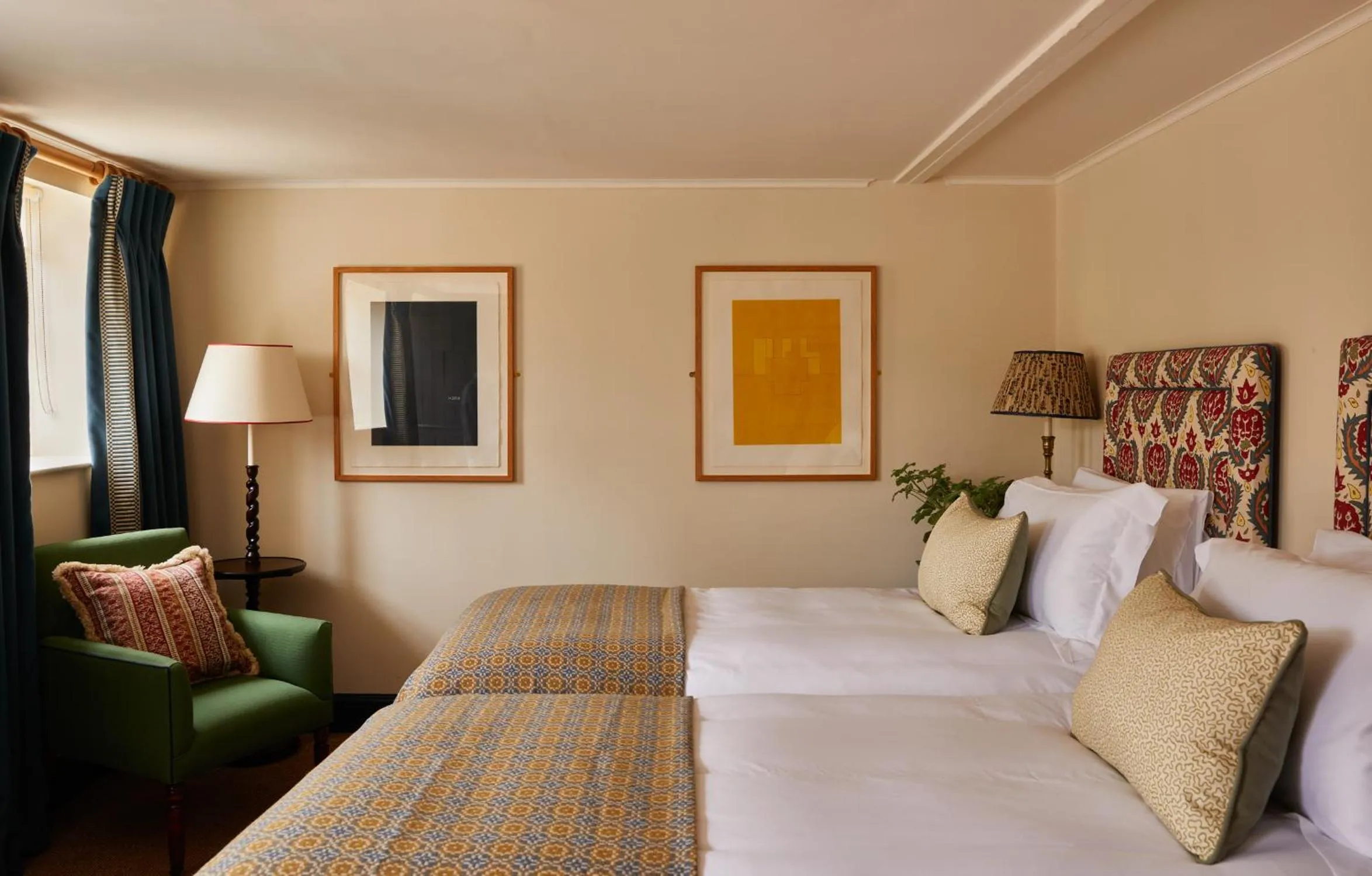 Bedroom, Bed in The Bear Inn, Hodnet