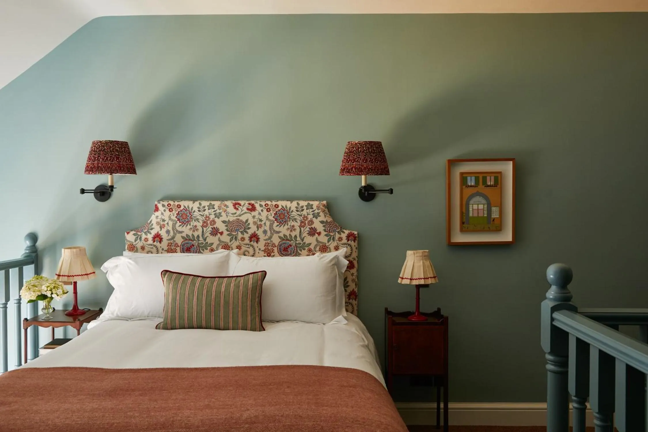 Bedroom, Bed in The Bear Inn, Hodnet