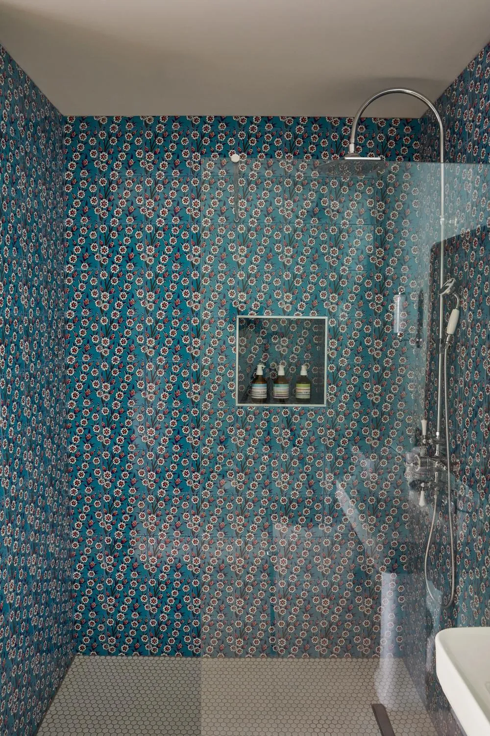 Bathroom in The Bear Inn, Hodnet