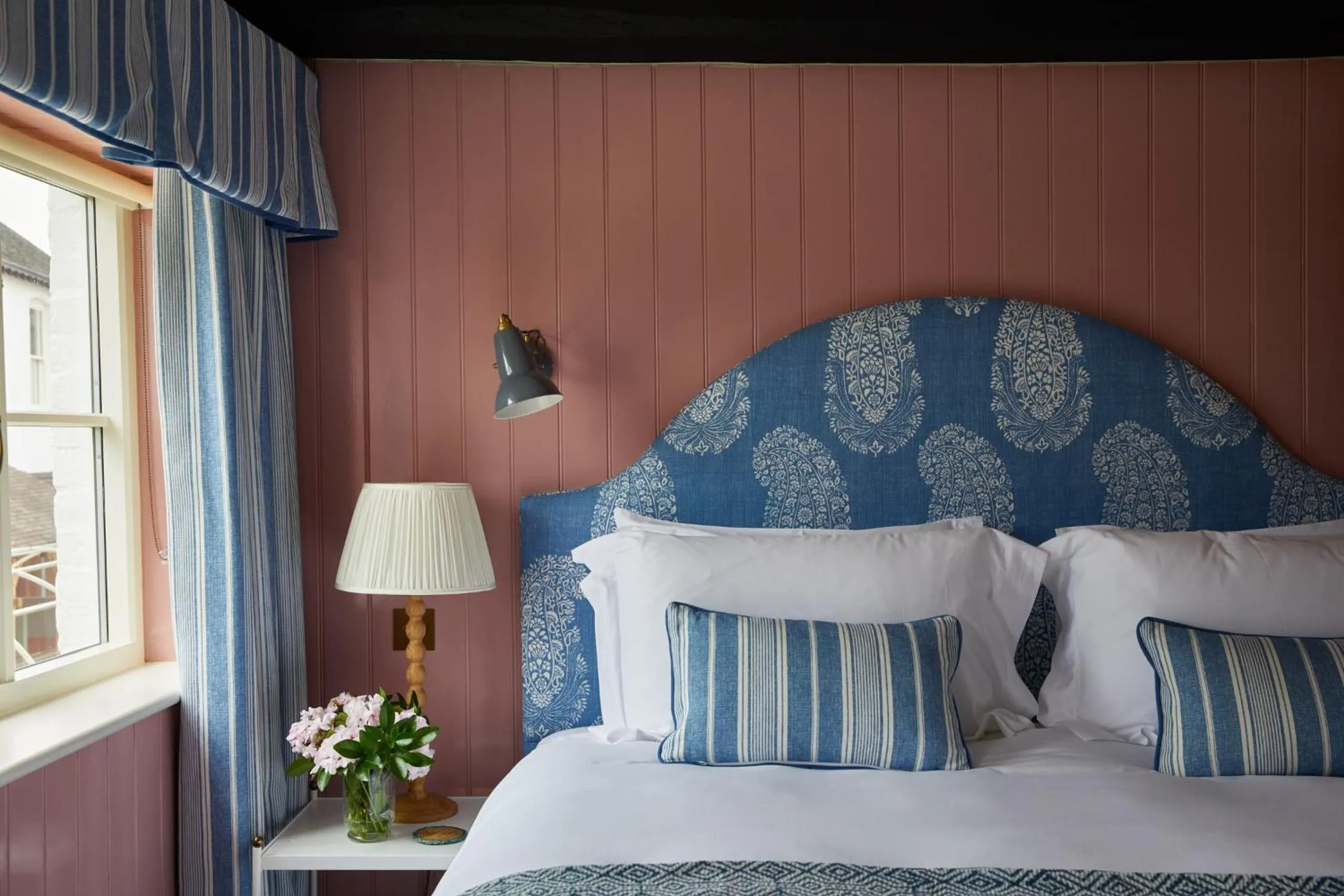 Bedroom, Bed in The Bear Inn, Hodnet